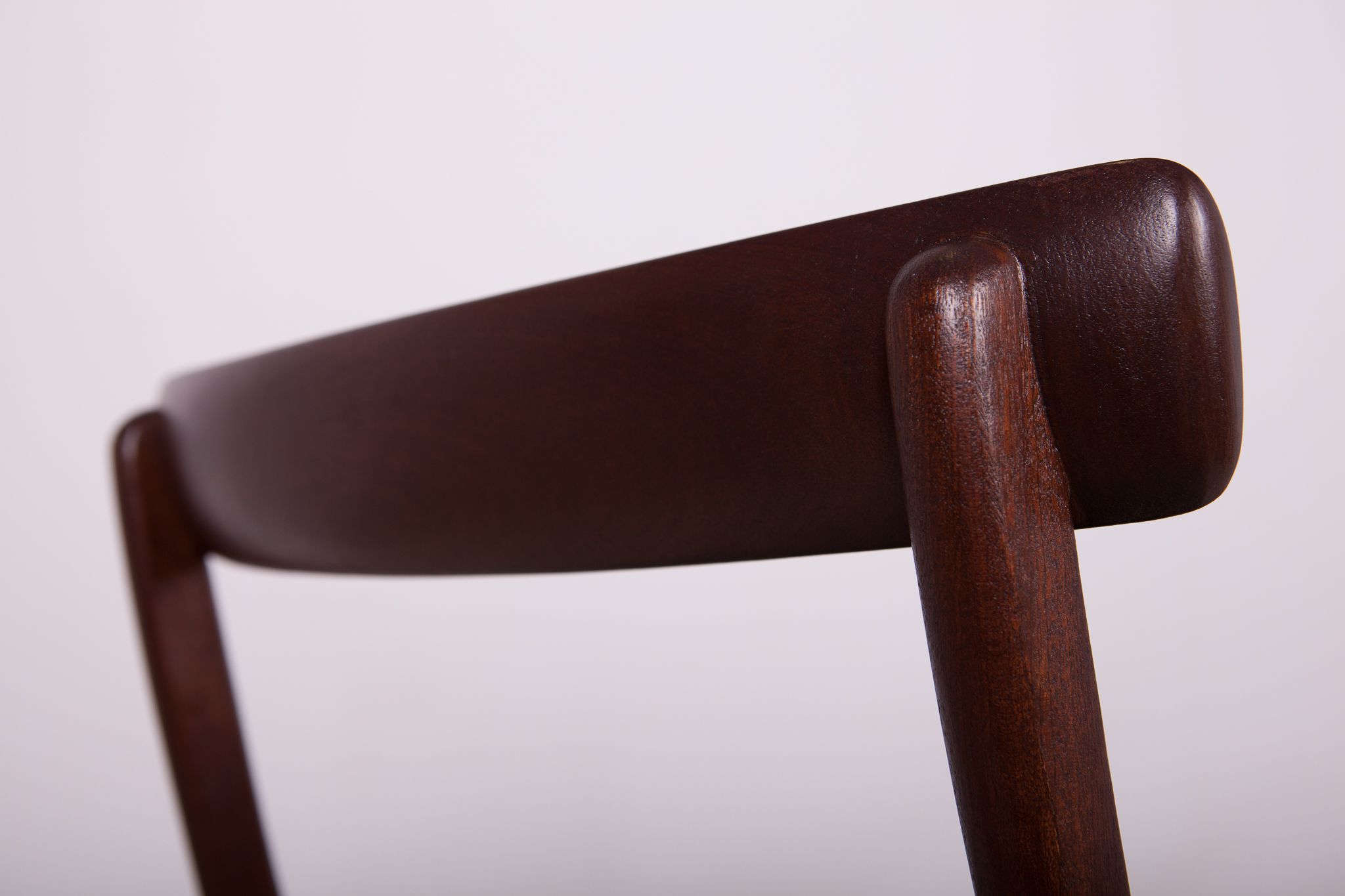 Set of 8 danish dining chairs by Ole Wanscher for Poul Jeppesens Møbelfabrik, 1960s