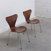 Pair of 'Series 7' chairs in rosewood by Arne Jacobsen for Fritz Hansen, 1955