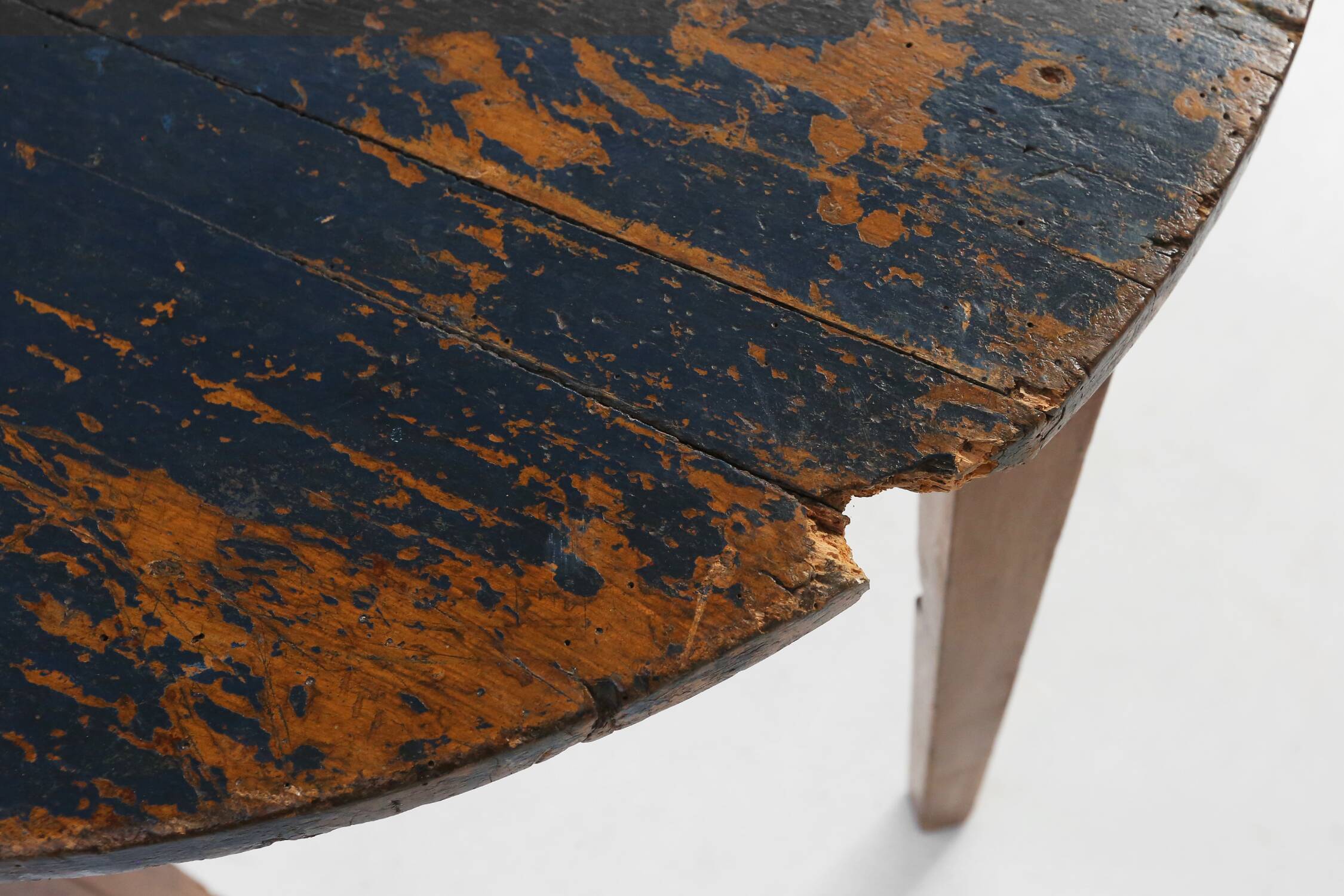 French round sidetable in oak with blue top and beautiful patina, ca. 1850