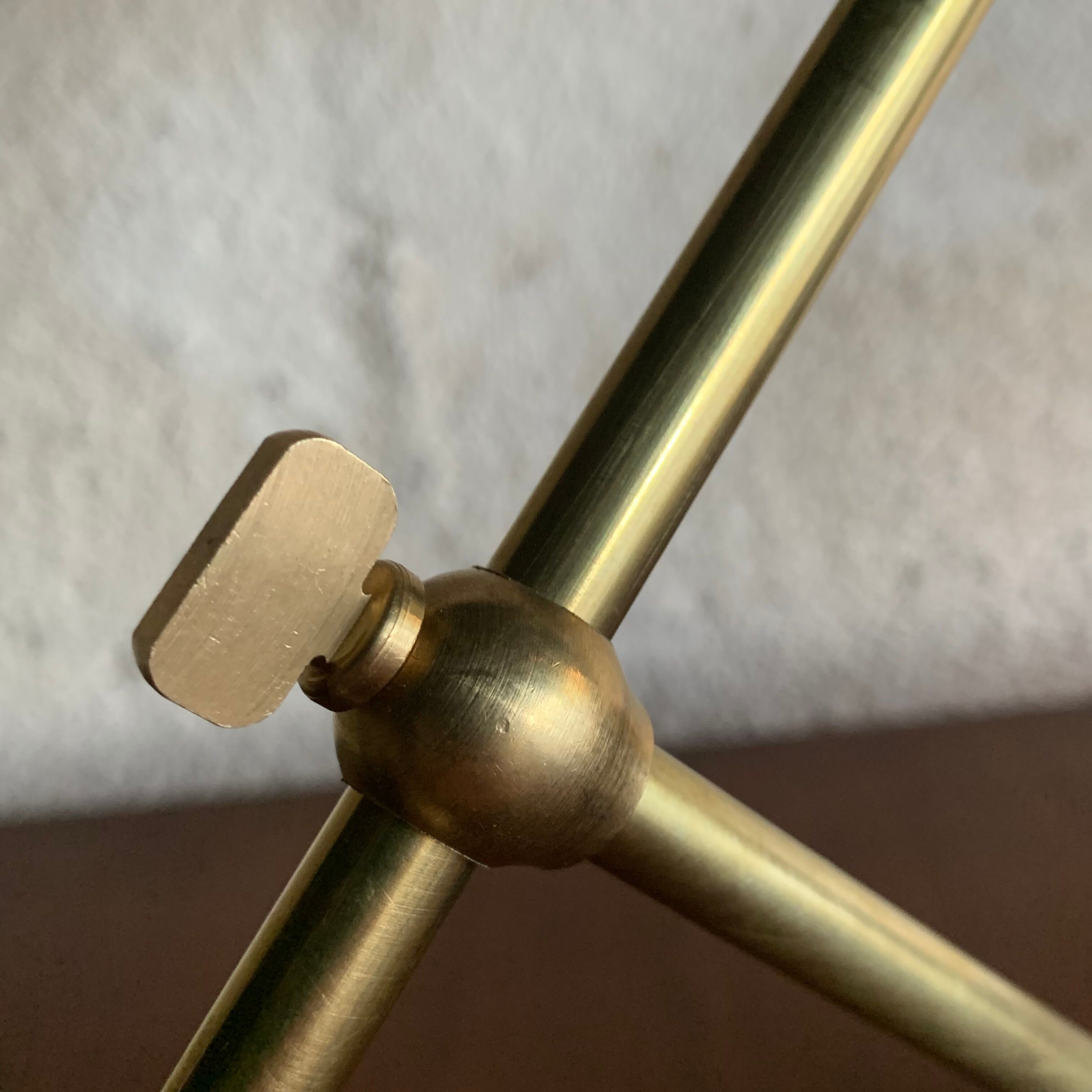 Diabolo lamp with marble counterweight