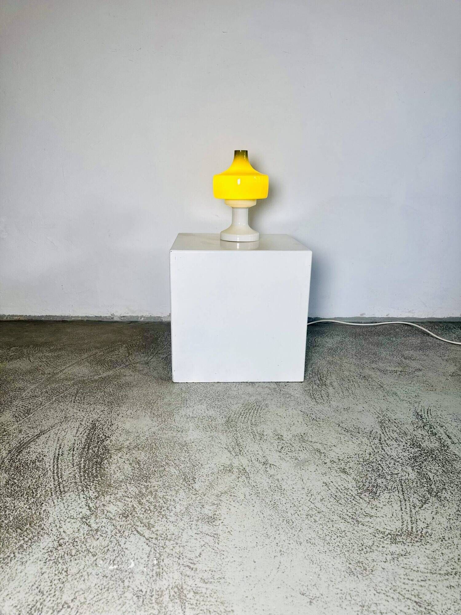 Sculptural Table Lamp In Green And Opal Glass By Dijkstra Lampen, The Netherlands 1960S