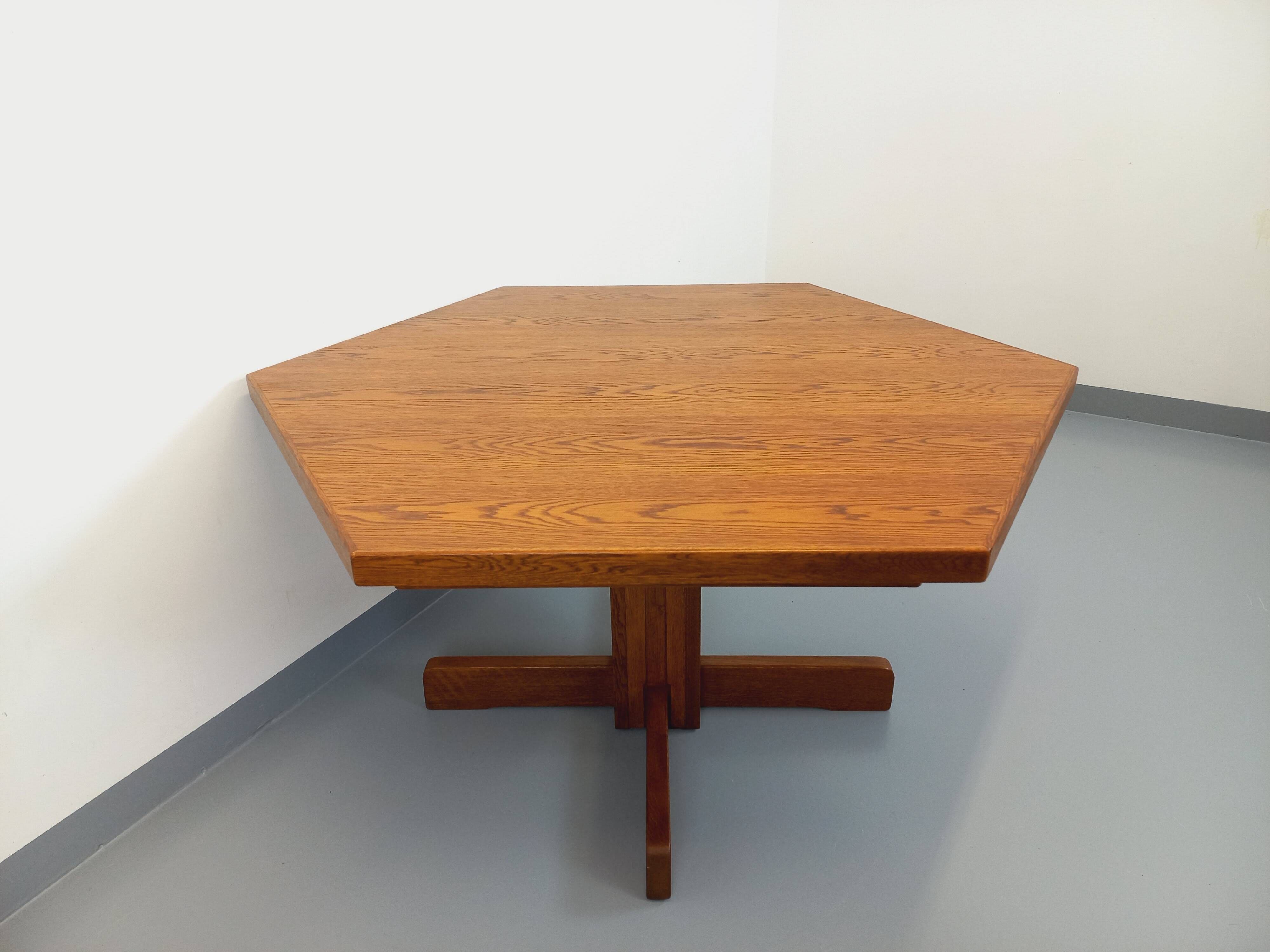 Vintage 80s hexagonal dining table in oak wood