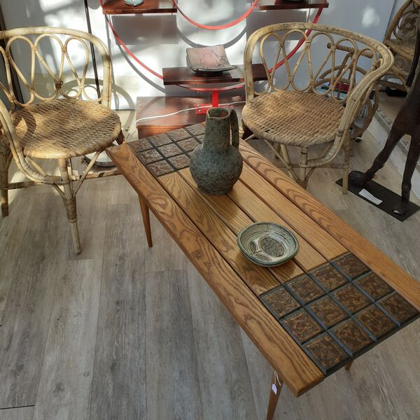 Table basse en pin à motif de carreaux en trompe l'oeil