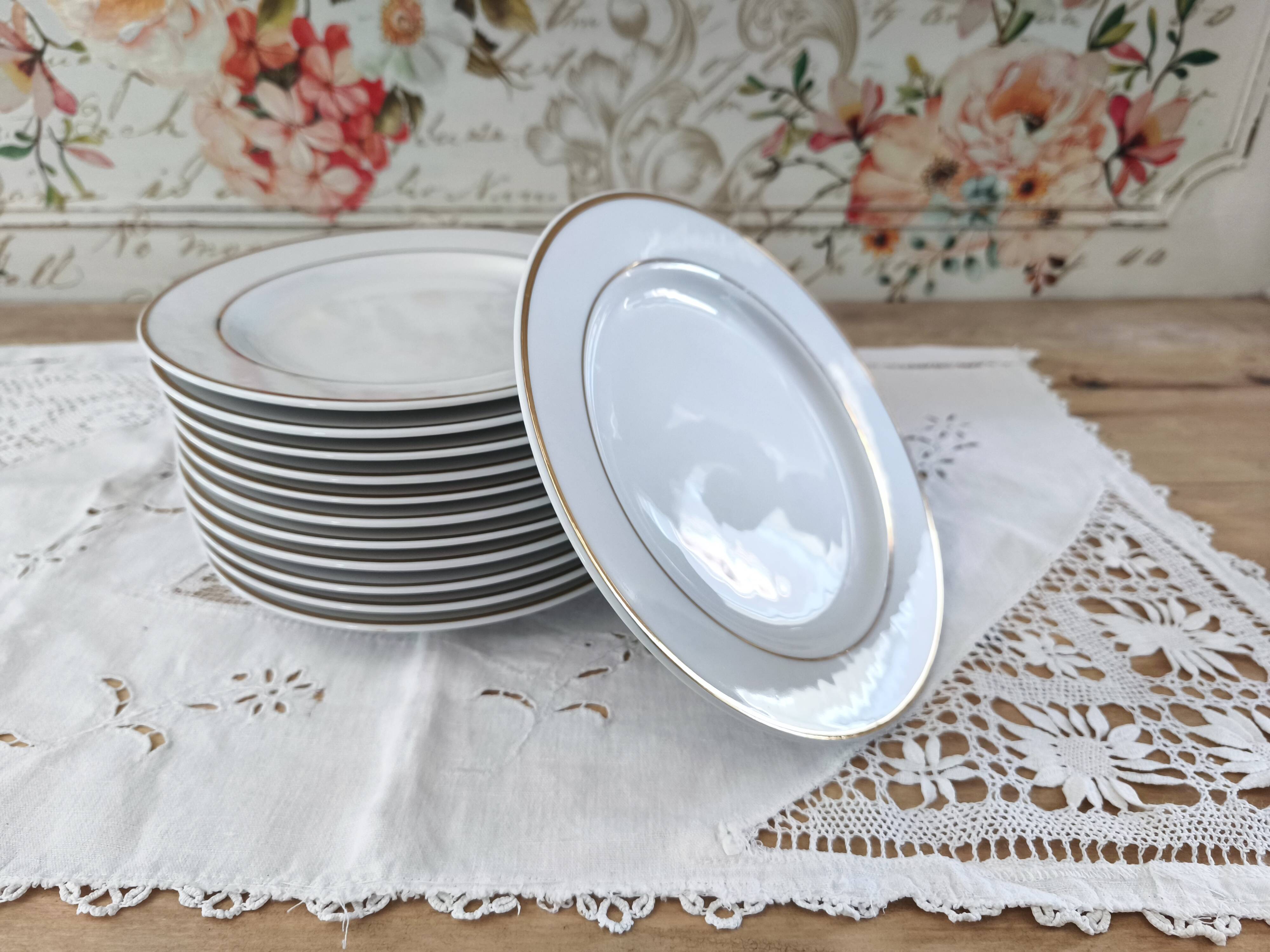 Lot de 12 assiettes dessert en porcelaine double liseré doré Ligne Hôtesse