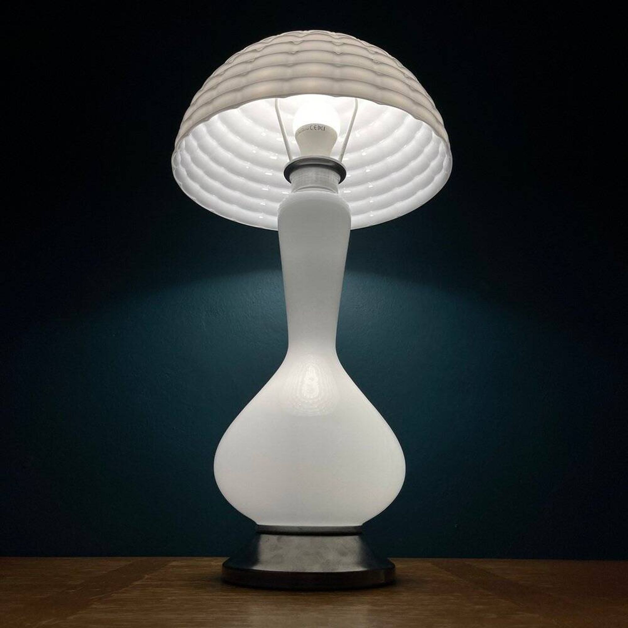 Lampe de table champignon en verre de Murano blanc, Italie, années 1970