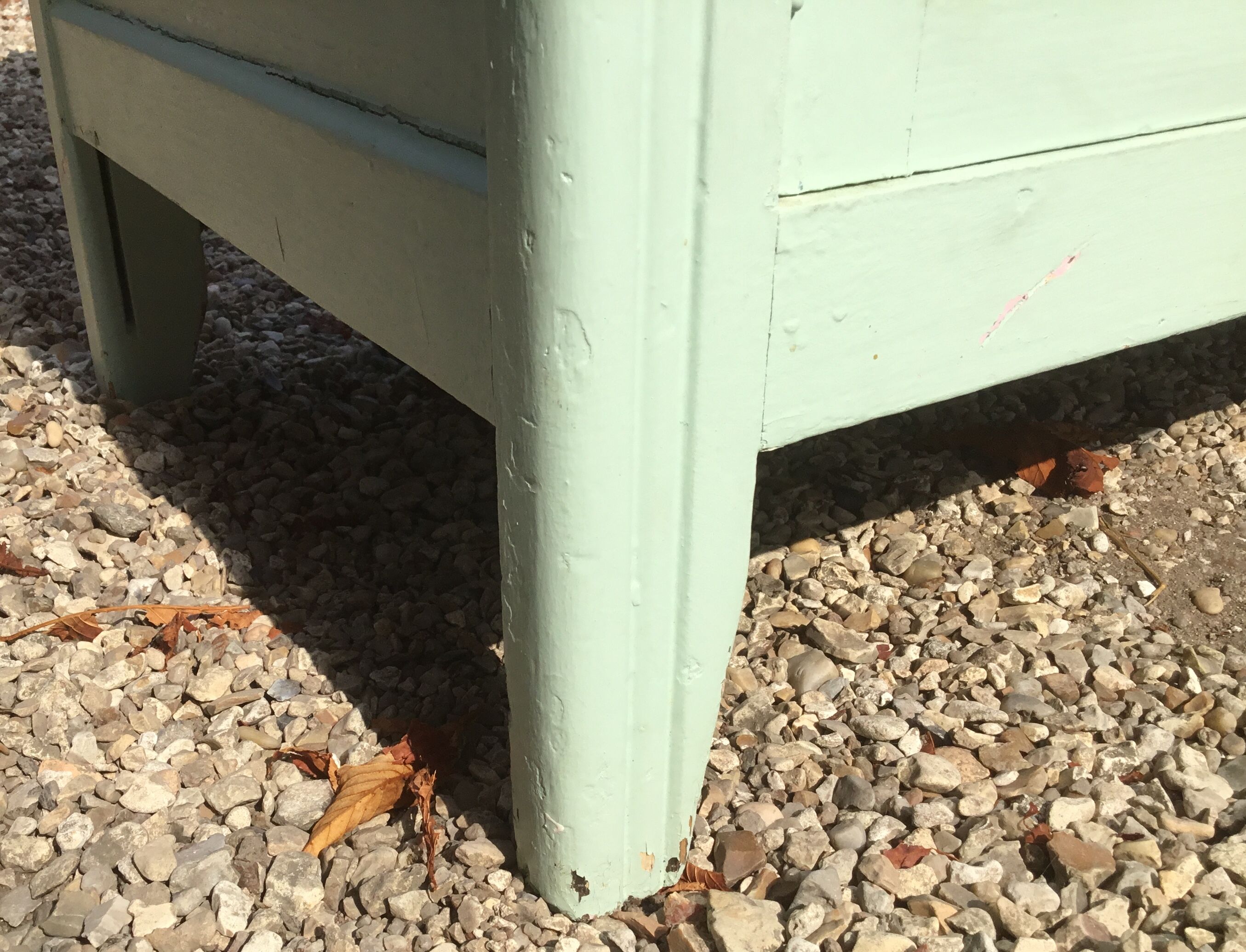 Green parisian buffet of water