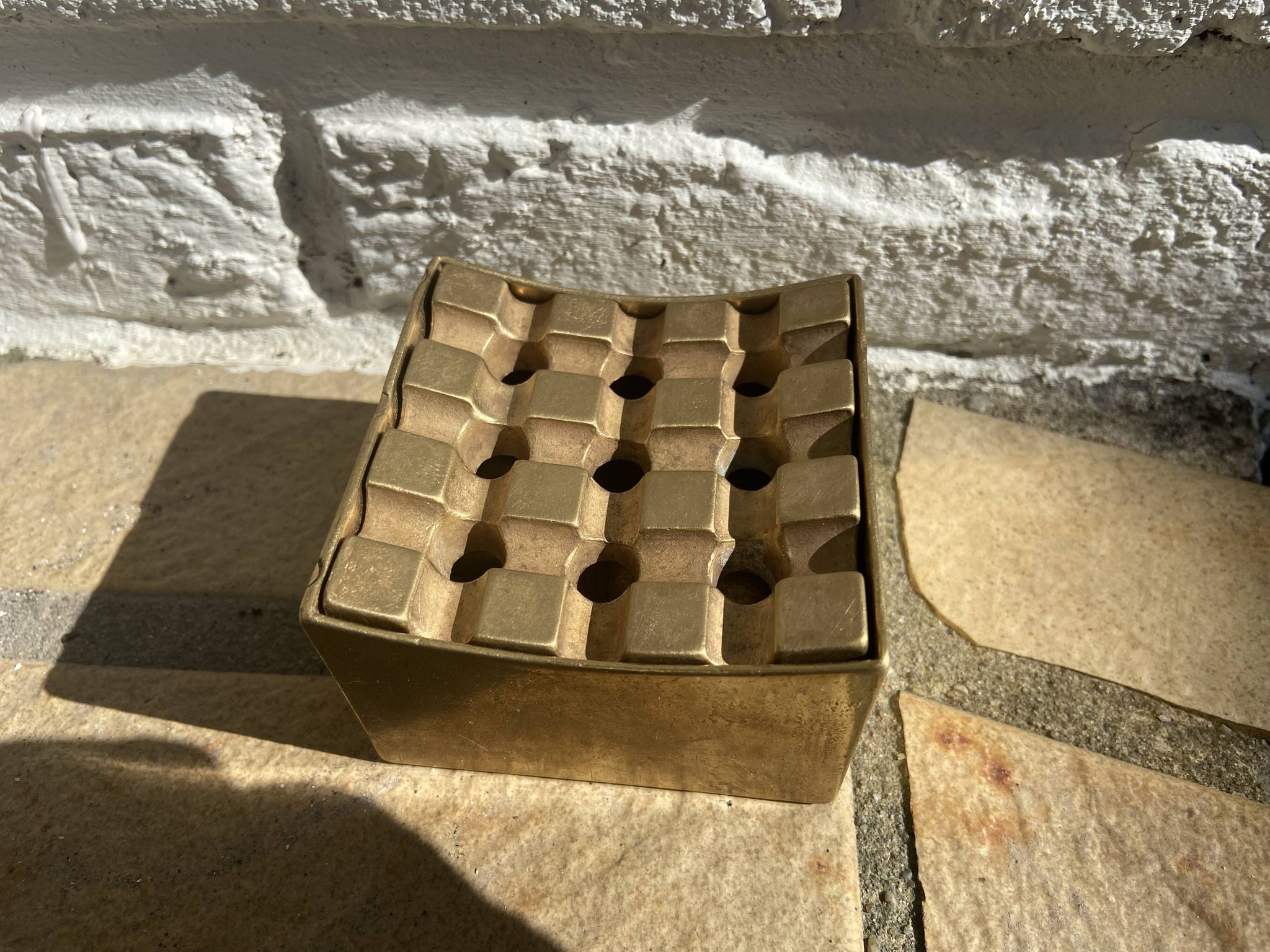 Ultime style ashtray