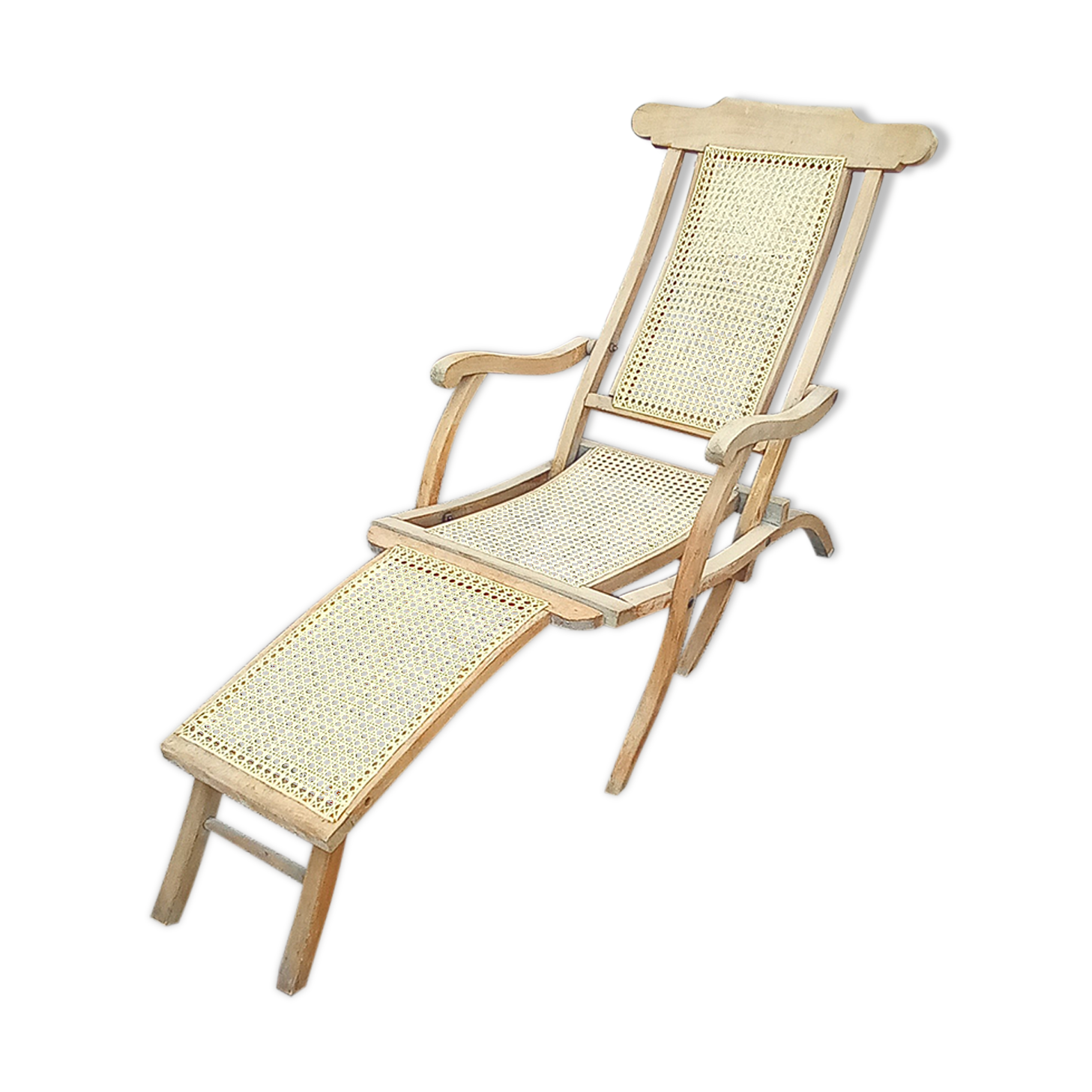 Long chair in caning