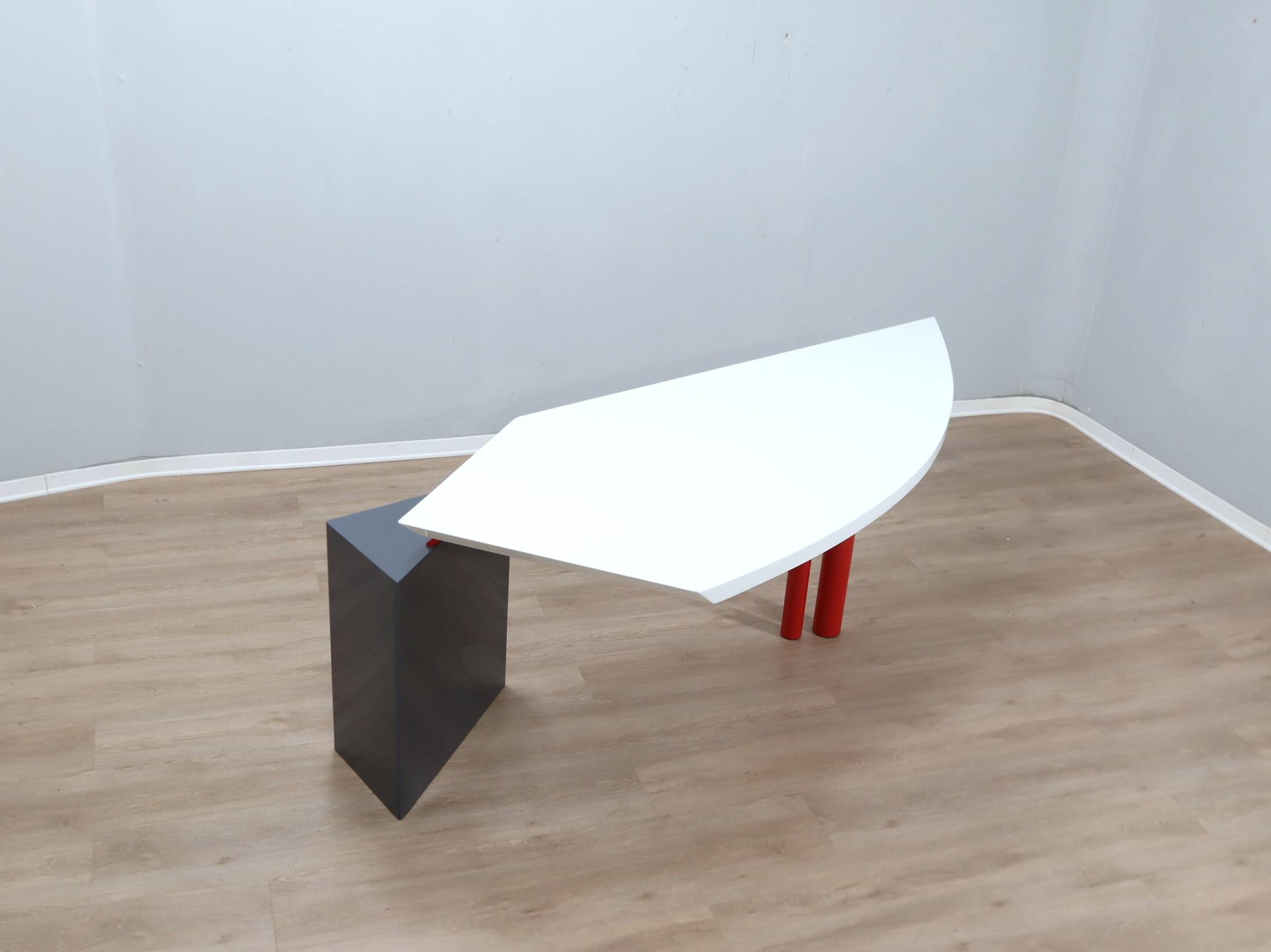 Post-Modern writing desk by Saporiti design Franco Corradini 1980s