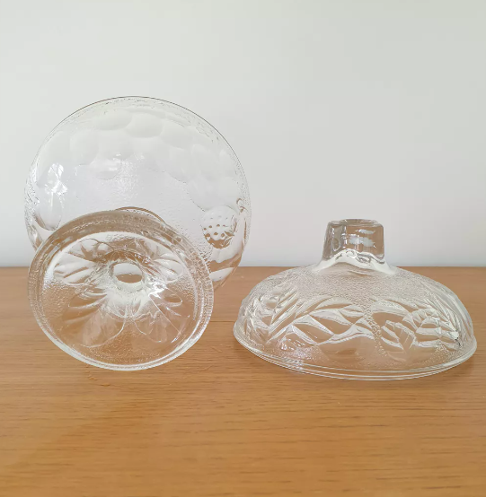 Chiseled glass candy box