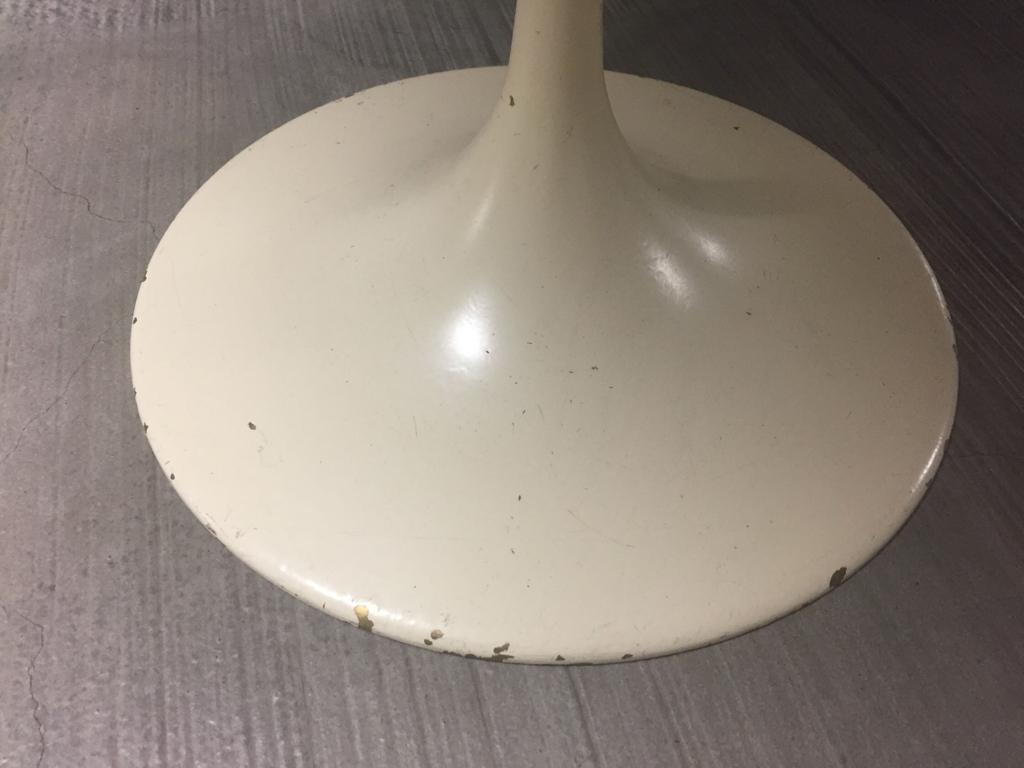 Tulip round table by Graeter ed. Vitra, 60s