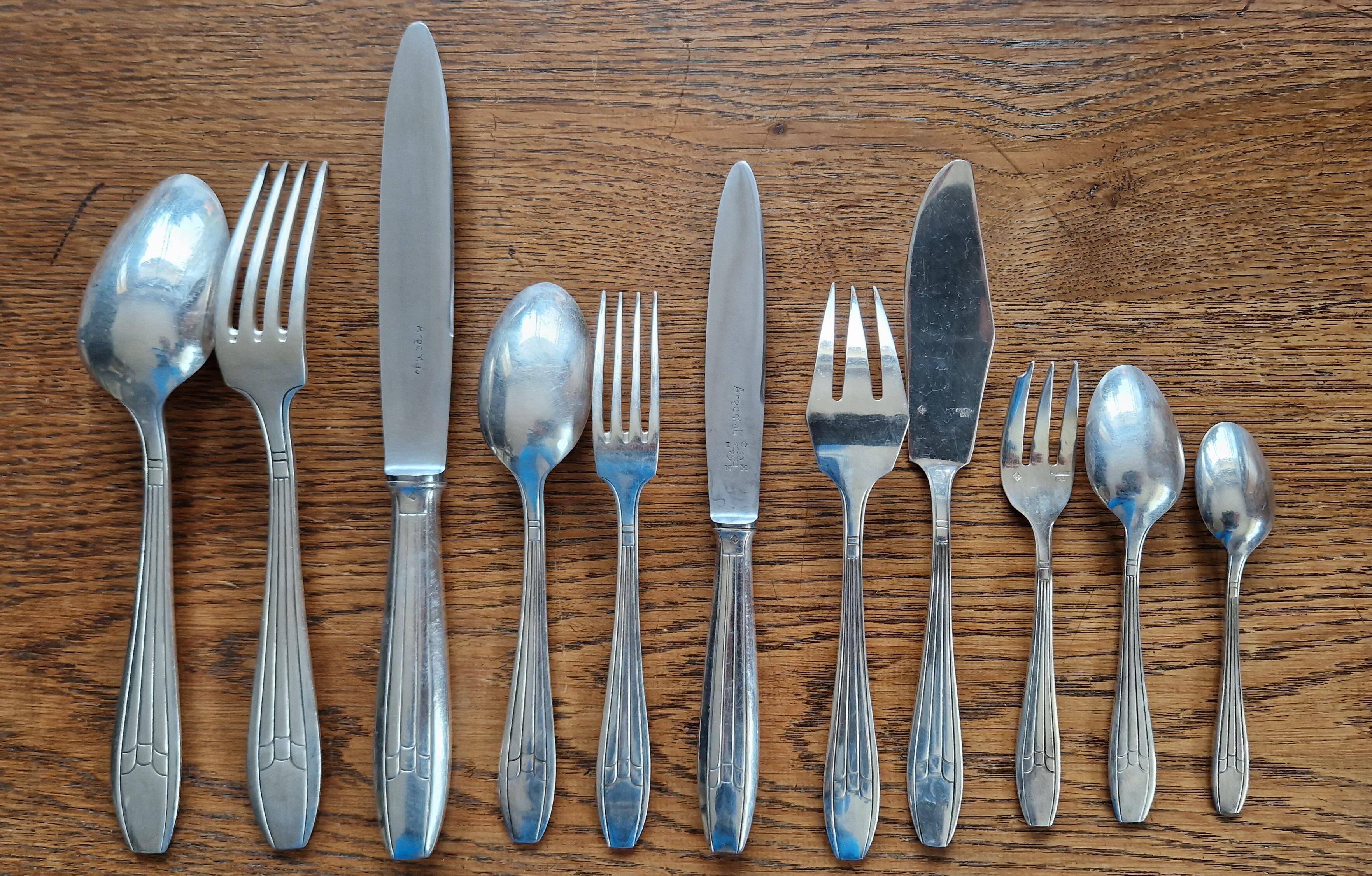 Argental art deco housewife