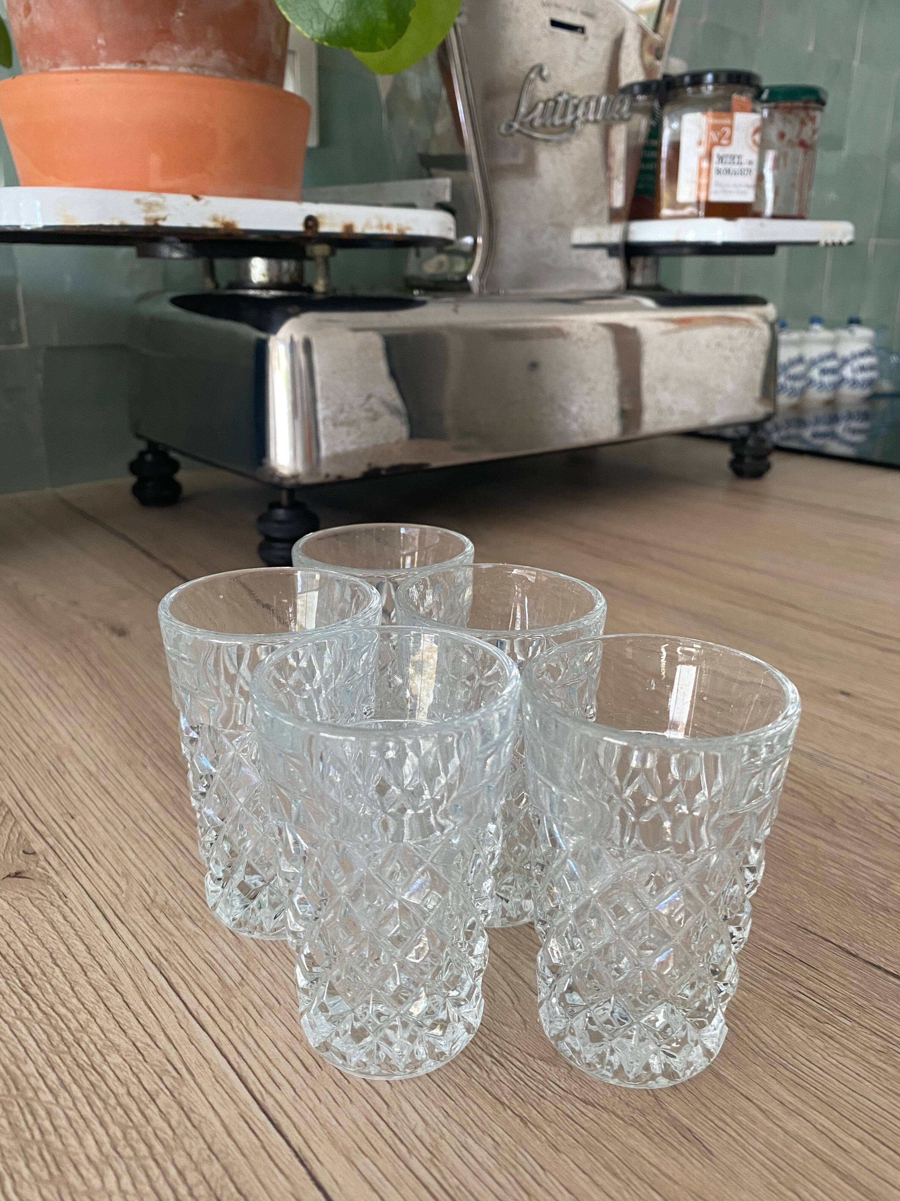 Shooter glass / chiseled liquor