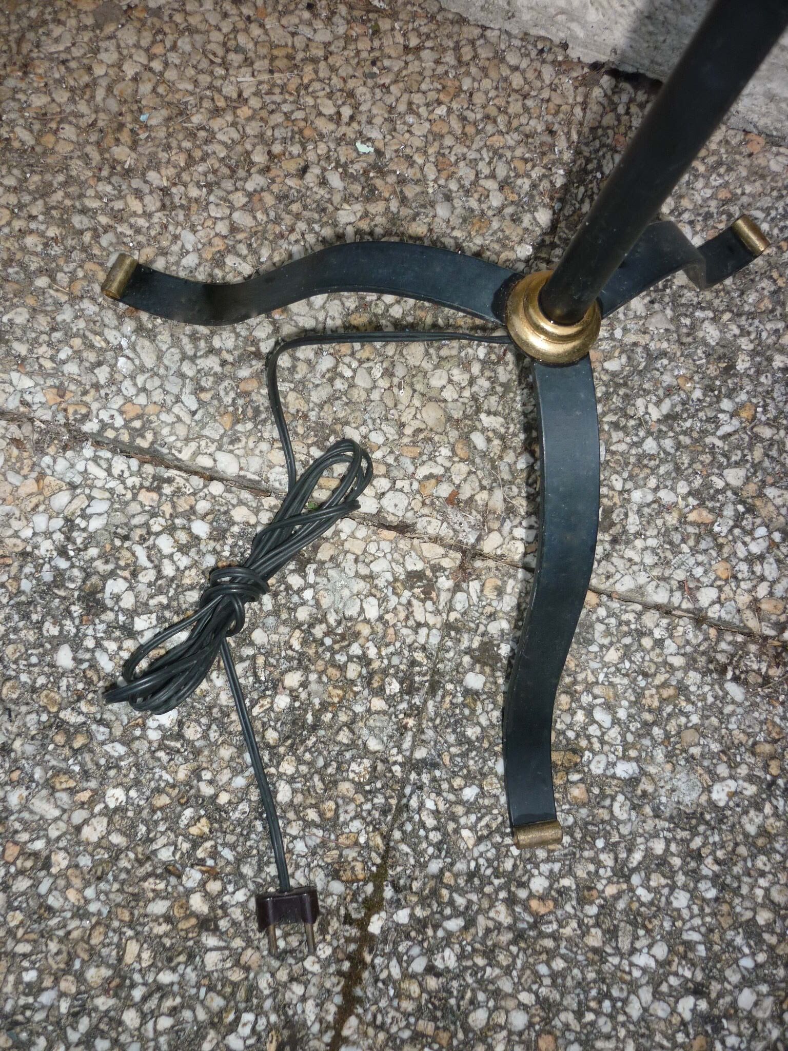 Vintage ringed black and gold brass floor lamp base