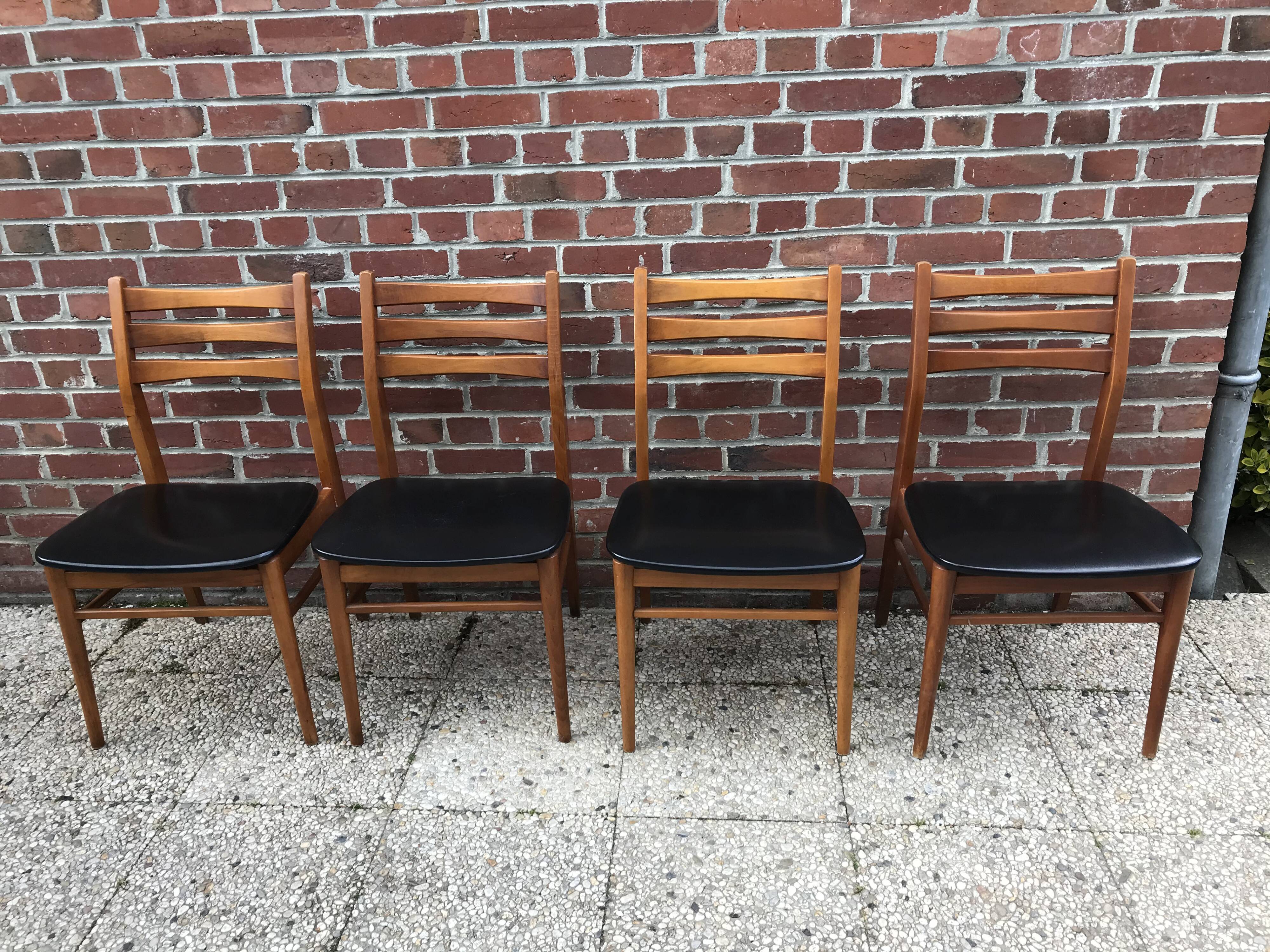Scandinavian chairs in Skai and teak