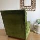 Chauffeuse basse vintage en velours vert