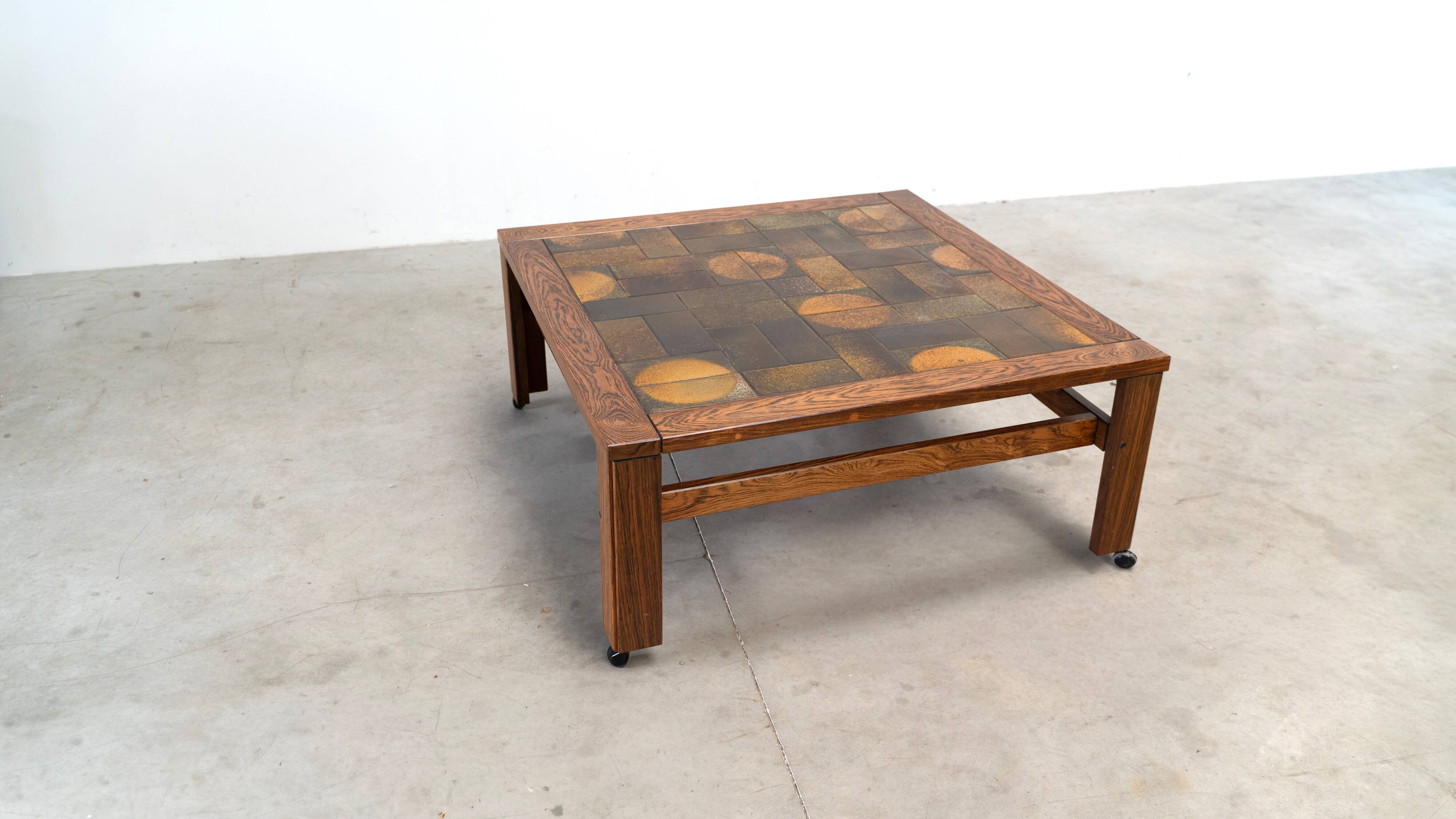 Table basse en céramique danoise
