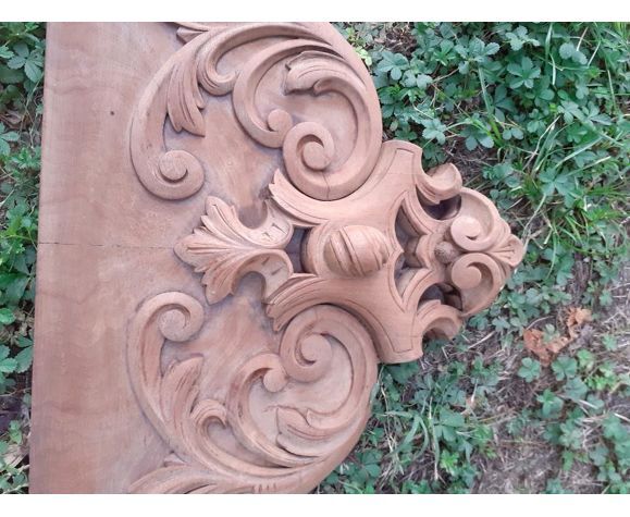 Wooden cabinet fronton