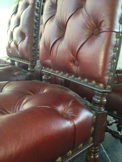 Chaises cuir