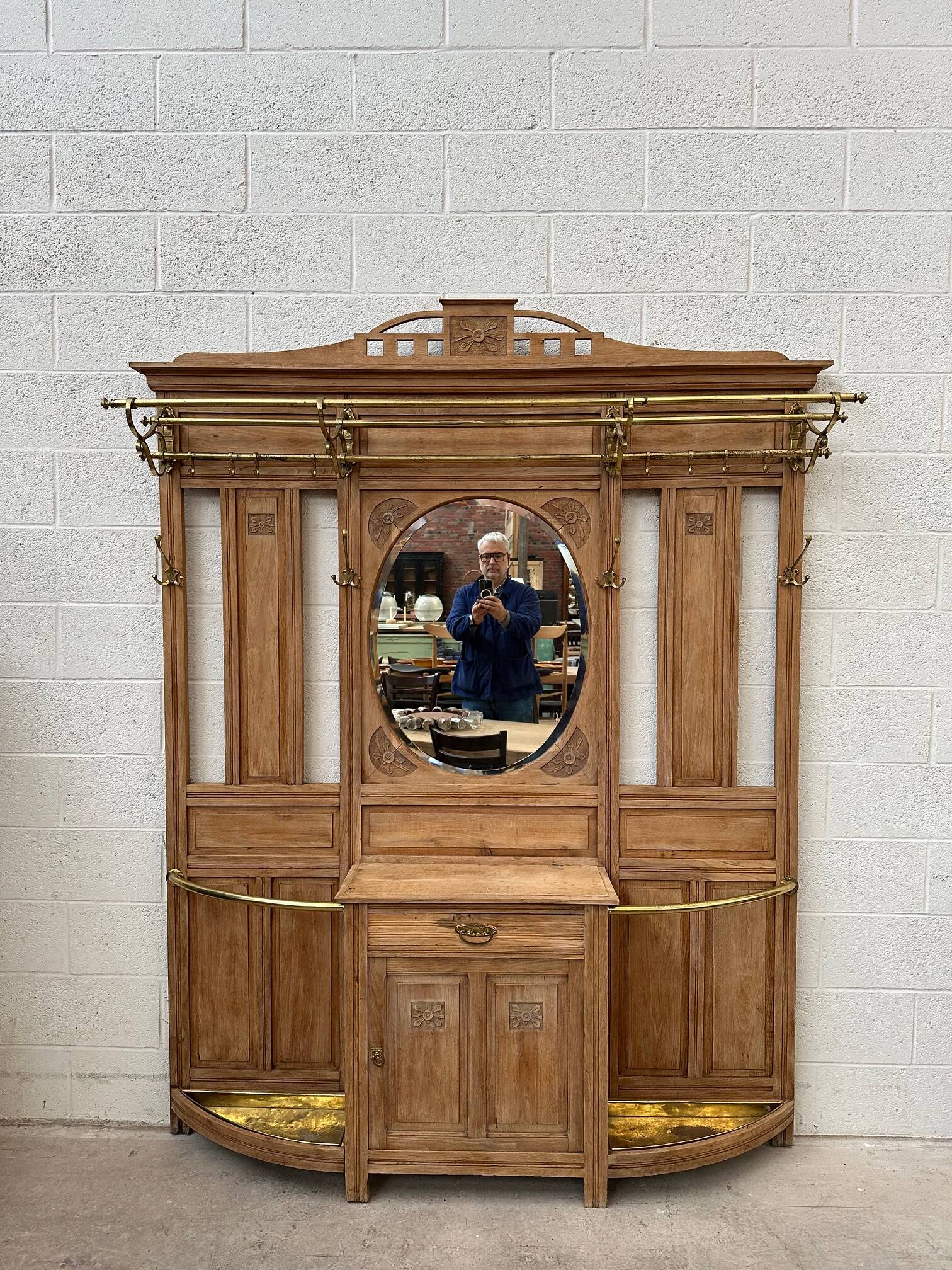 Grand vestiaire d’entrée en chêne Début XXème