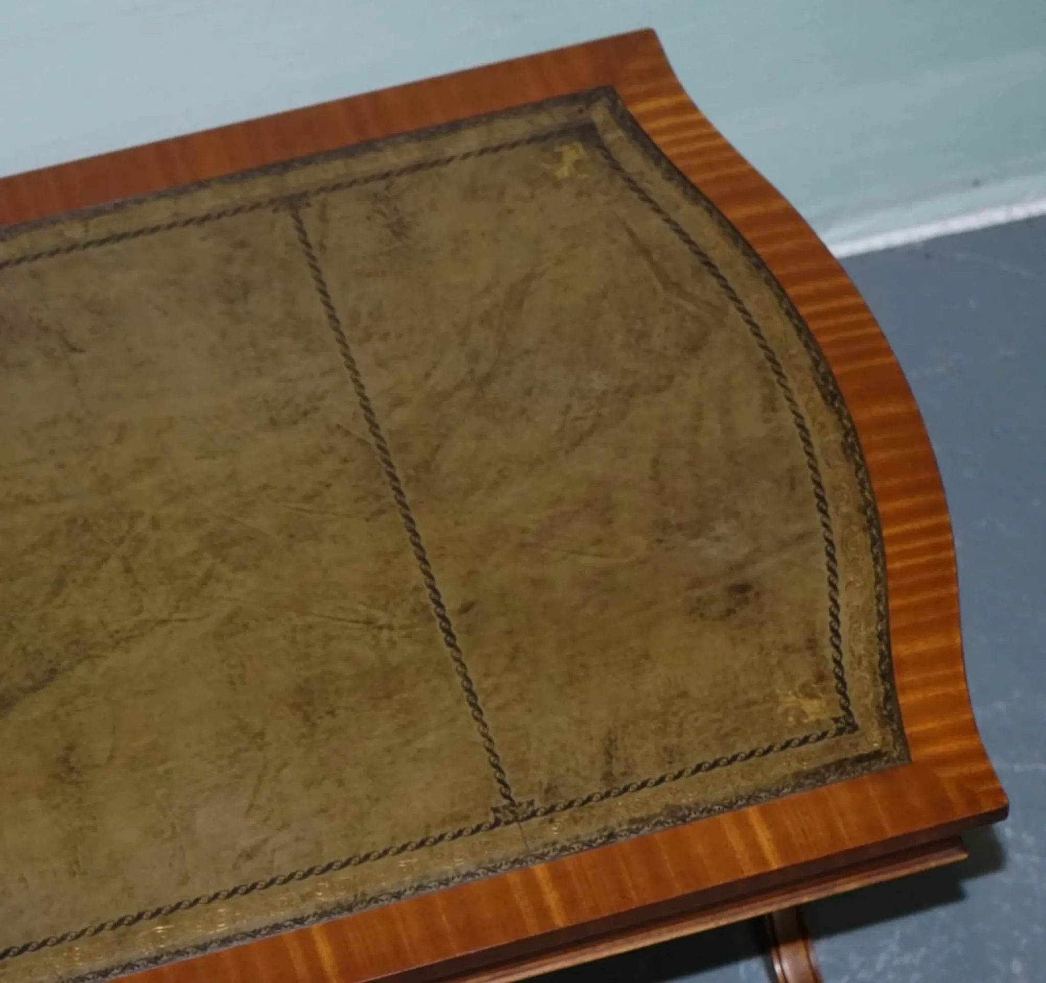Grande Table Basse Vintage en Cuir Vert Chasseur