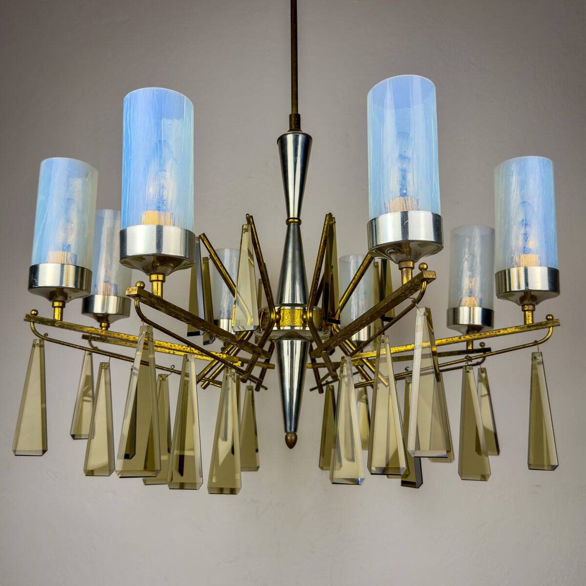 Large mid-century Italian sculptural chandelier in brass and glass, Italy, 1950s
