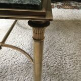 Table basse en bronze doré et marbre