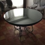 Round table