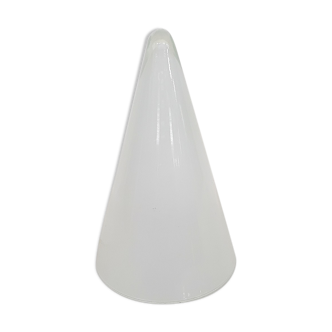 Lampe de table pyramidale en verre de lait « Teepee » par SCE France