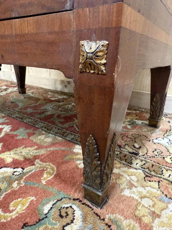 Vitreine de style Transition en marqueterie