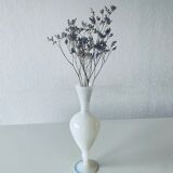 Vase ancien en opaline blanche