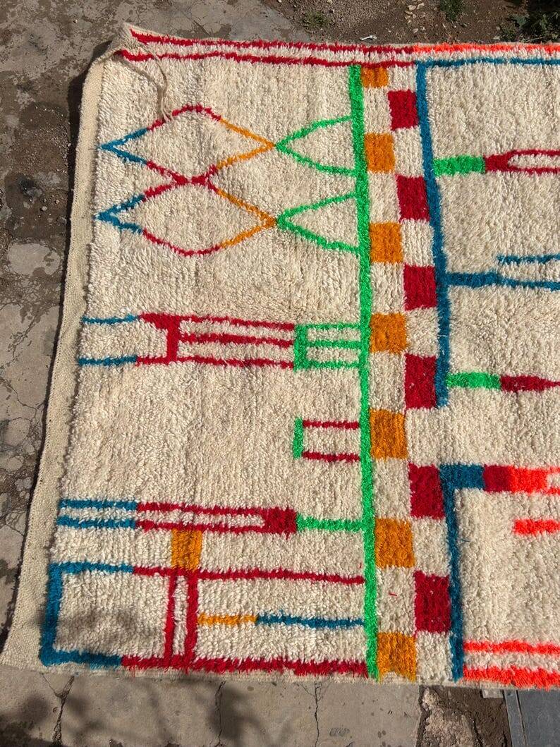 Handmade Berber rug / Azilal rug made in traditional Morocco 1.5/2.5 m