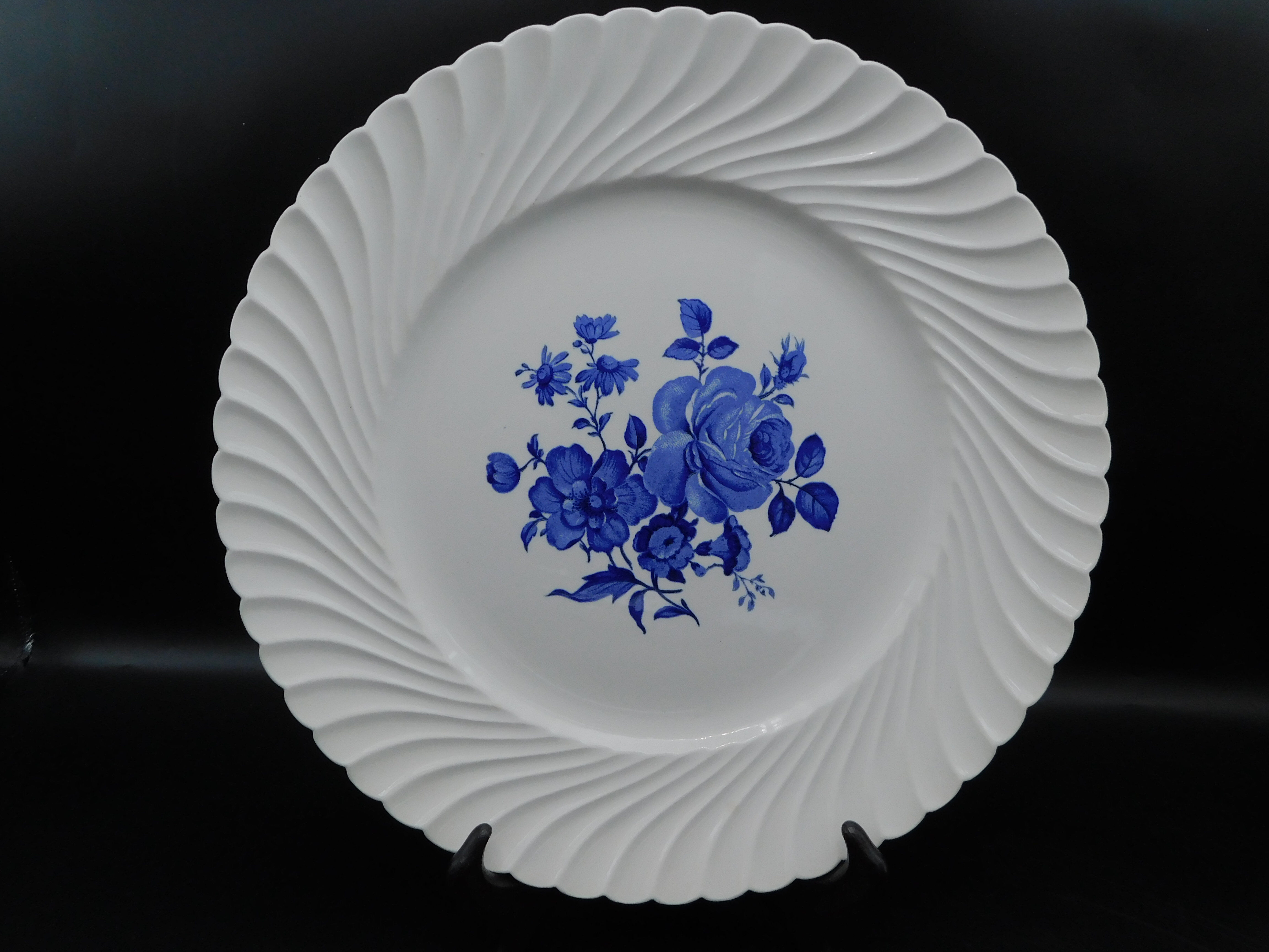Cake dish KG Lunéville with blue flowers