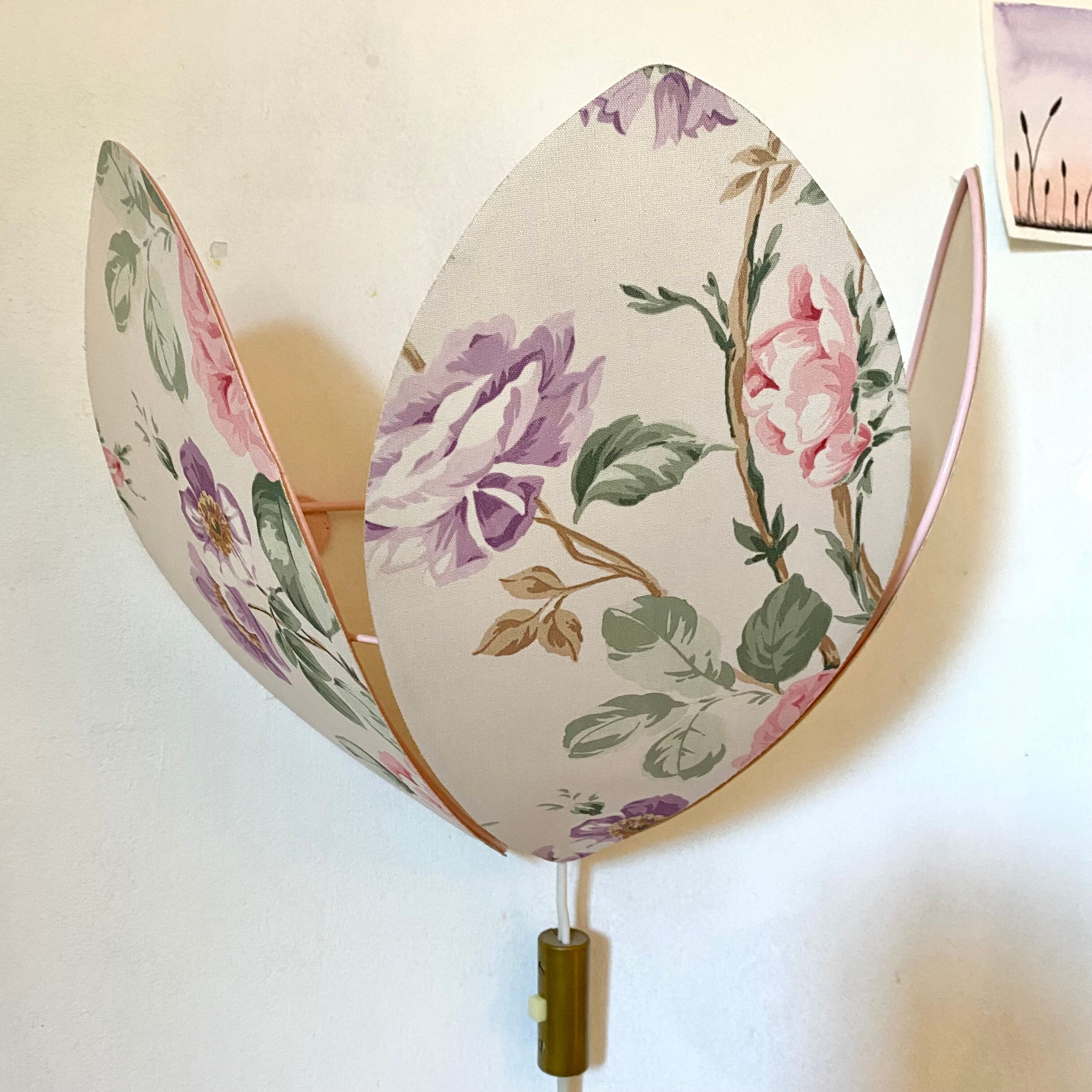 Vintage wall lamp petals