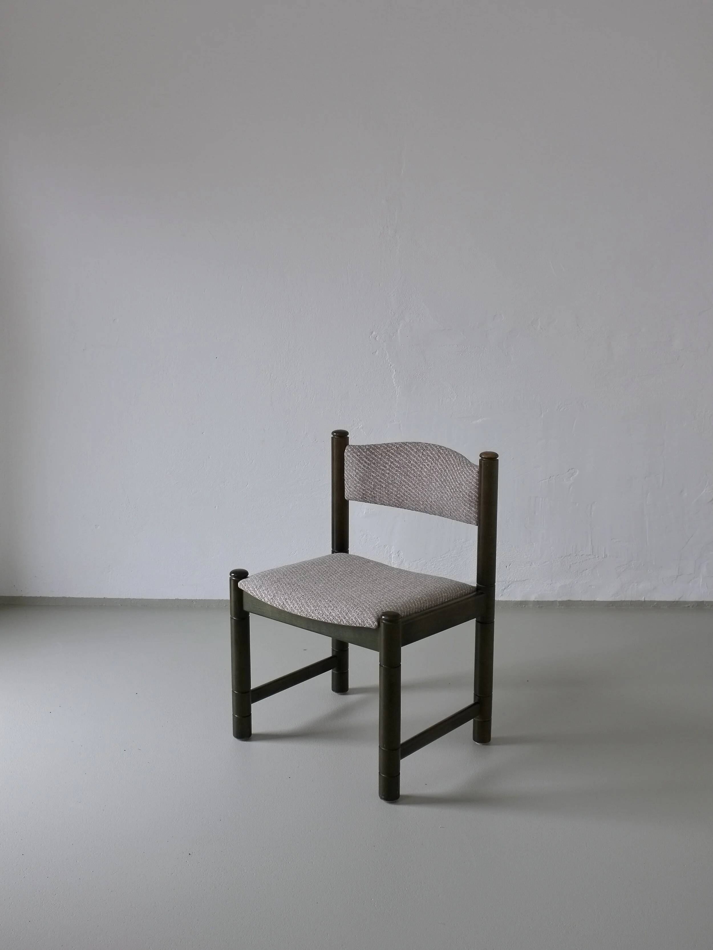 4 chaises vertes en bois sculpté | Scandinavie | Années 1960