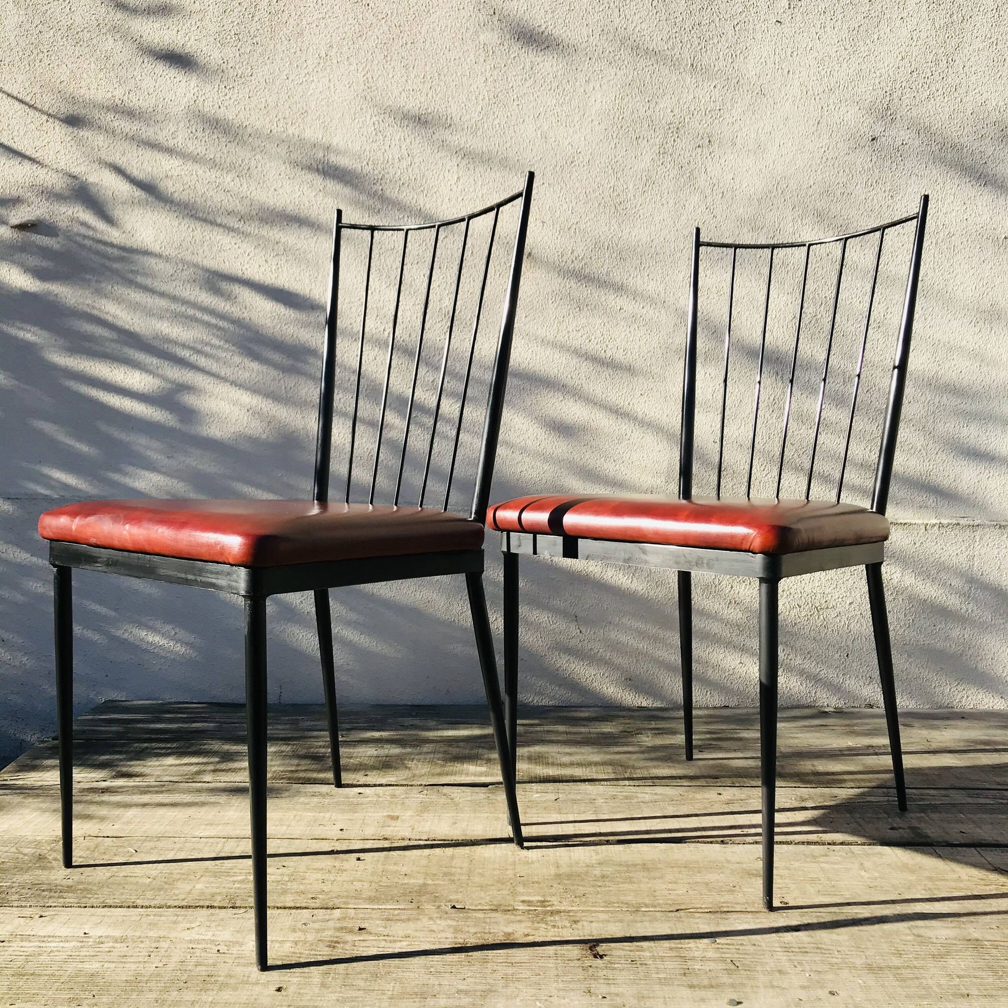 Paire de chaises vintage 1950 assises cuir