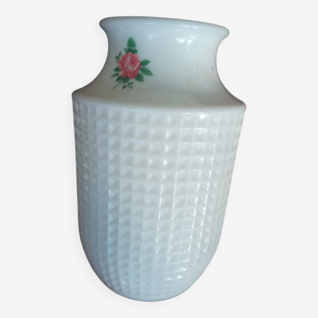 Vase in opaline floral motif