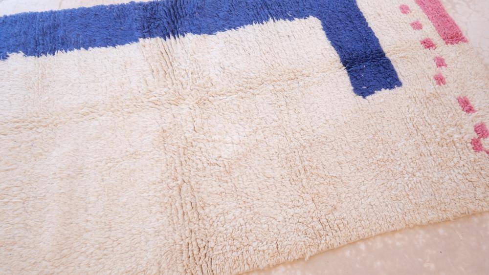 Contemporary Moroccan Rug - 249 x 121 cm