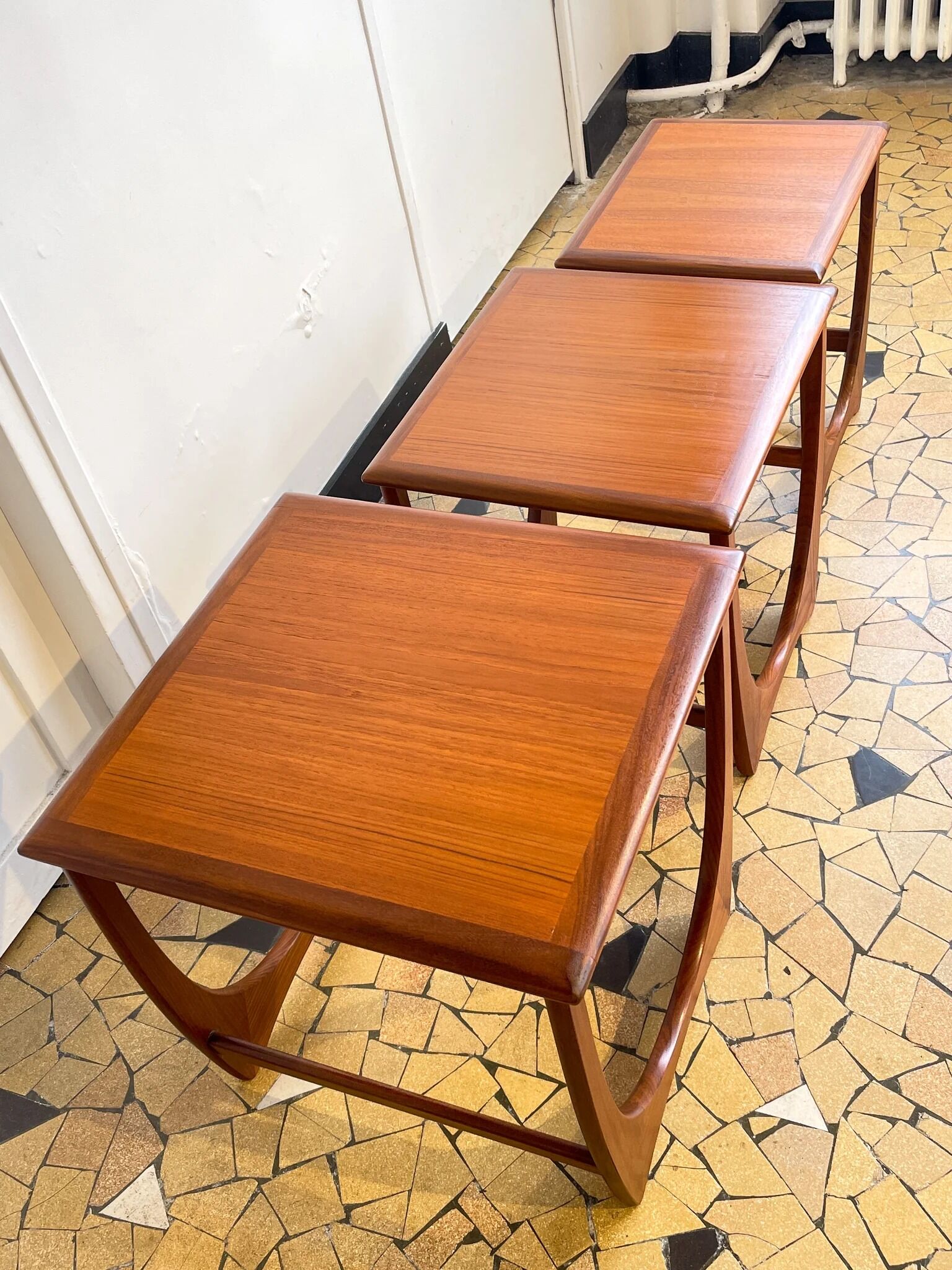 Teak trundle coffee table