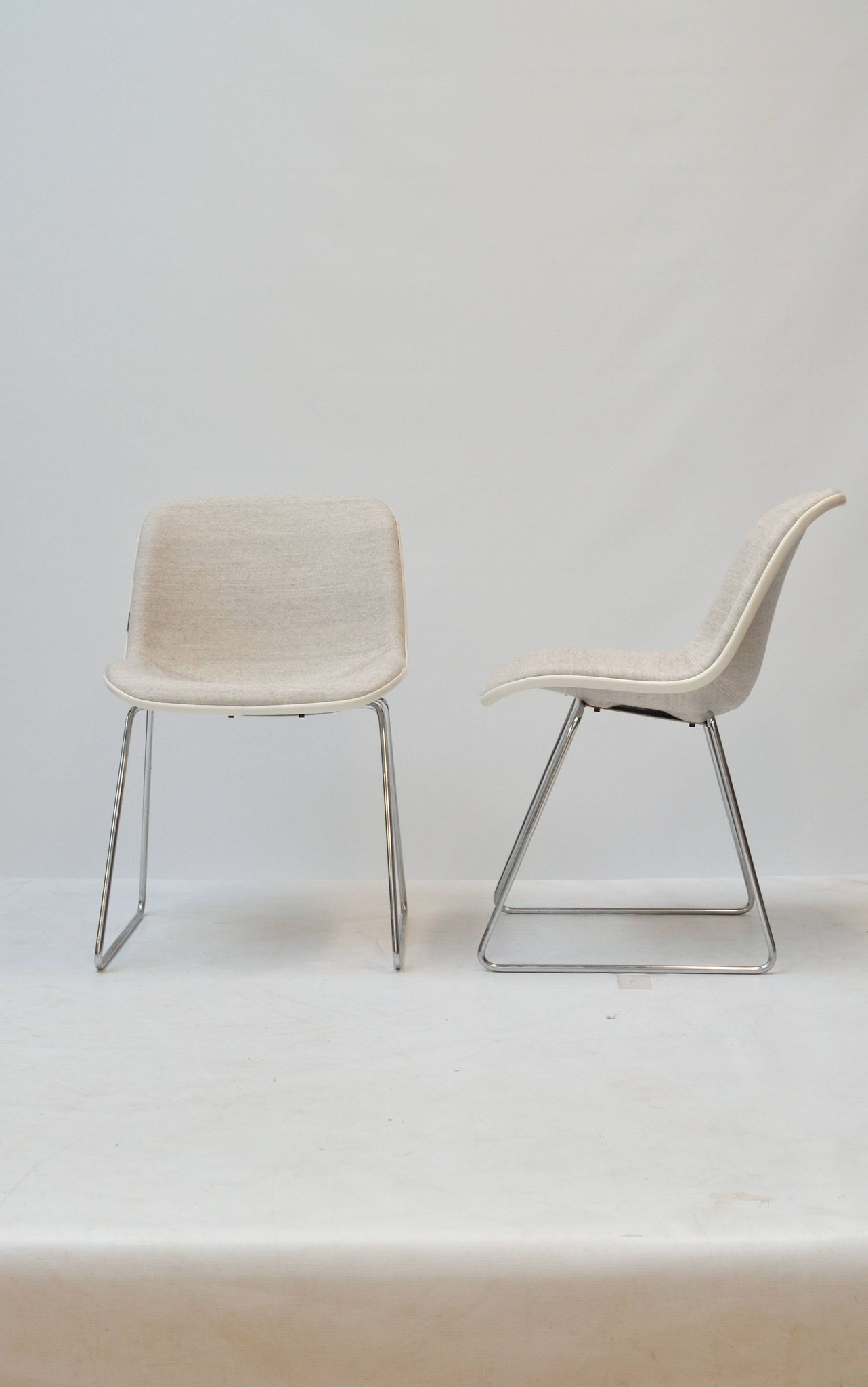 Set of 4 Spirit dining chairs by Hajime Oonishi for Houtoku/Artifort, 1970s.