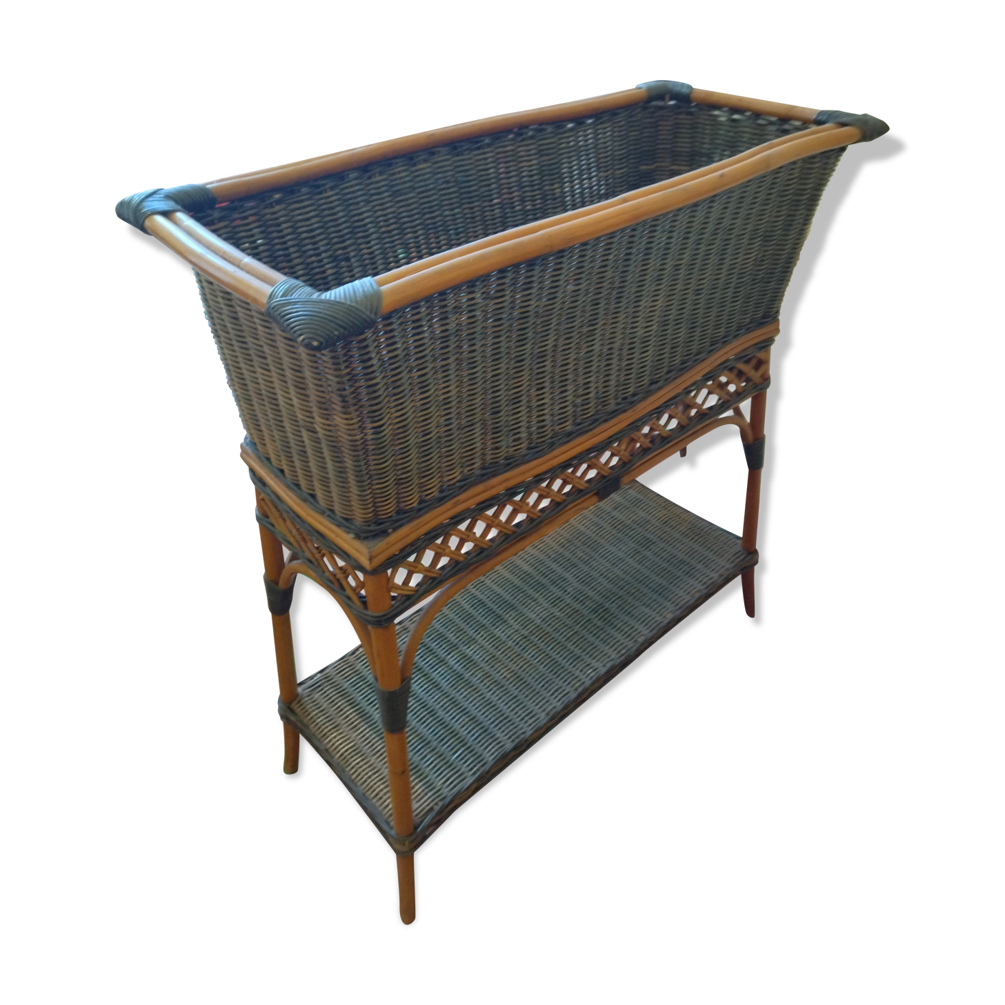 Rattan planter