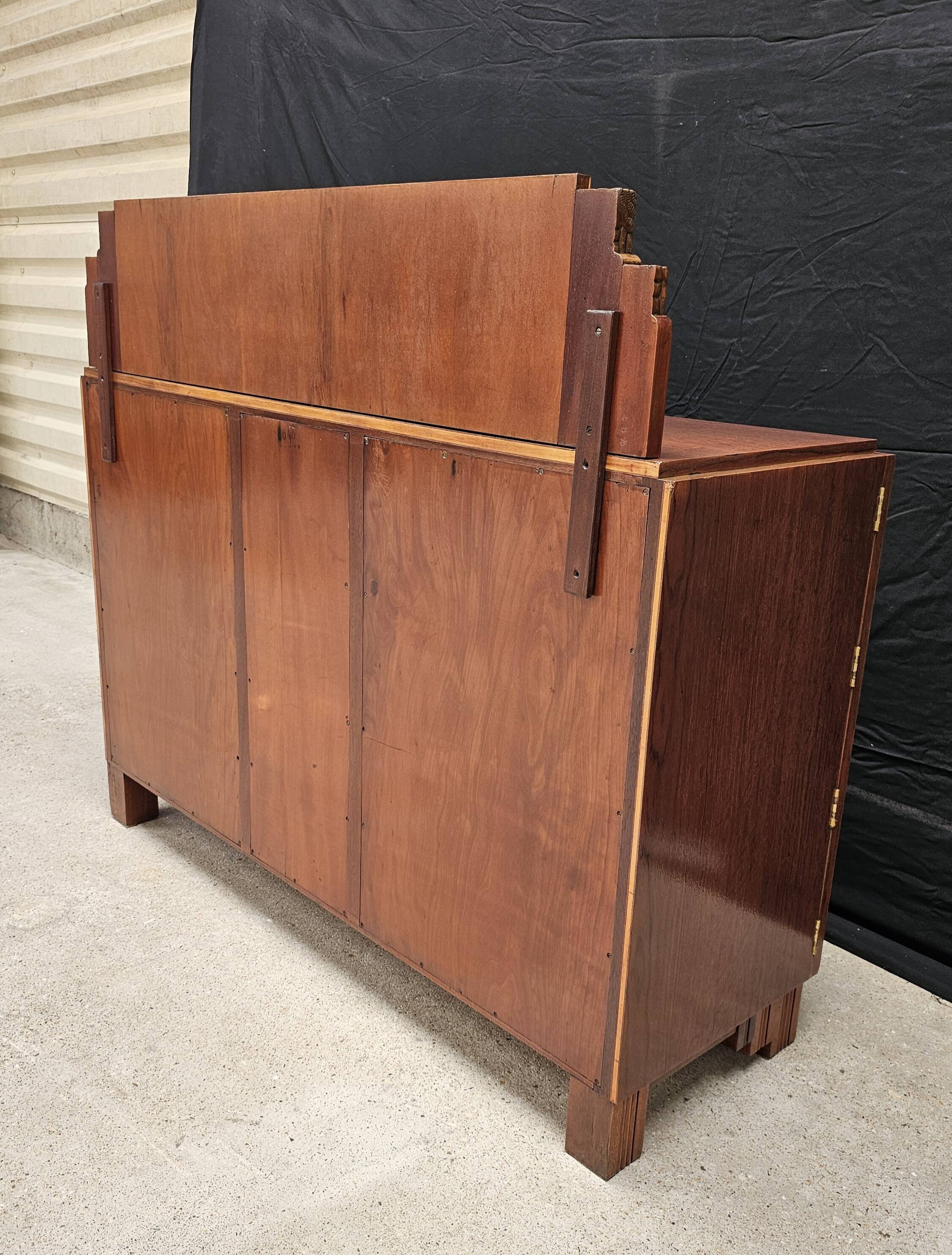 Art Deco buffet by Saddier & Fils in solid rosewood and veneer.