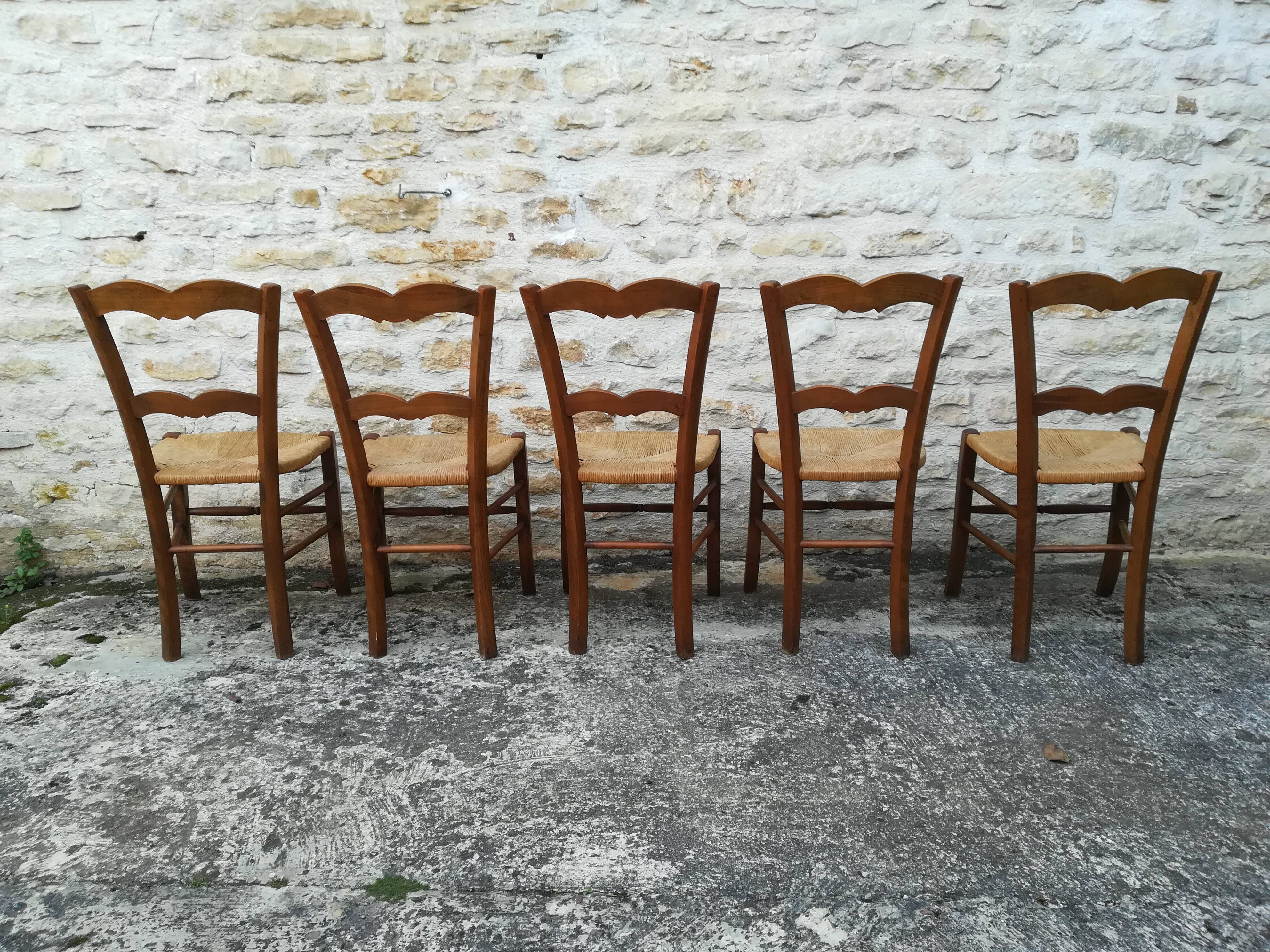 Set of 15 straw chairs