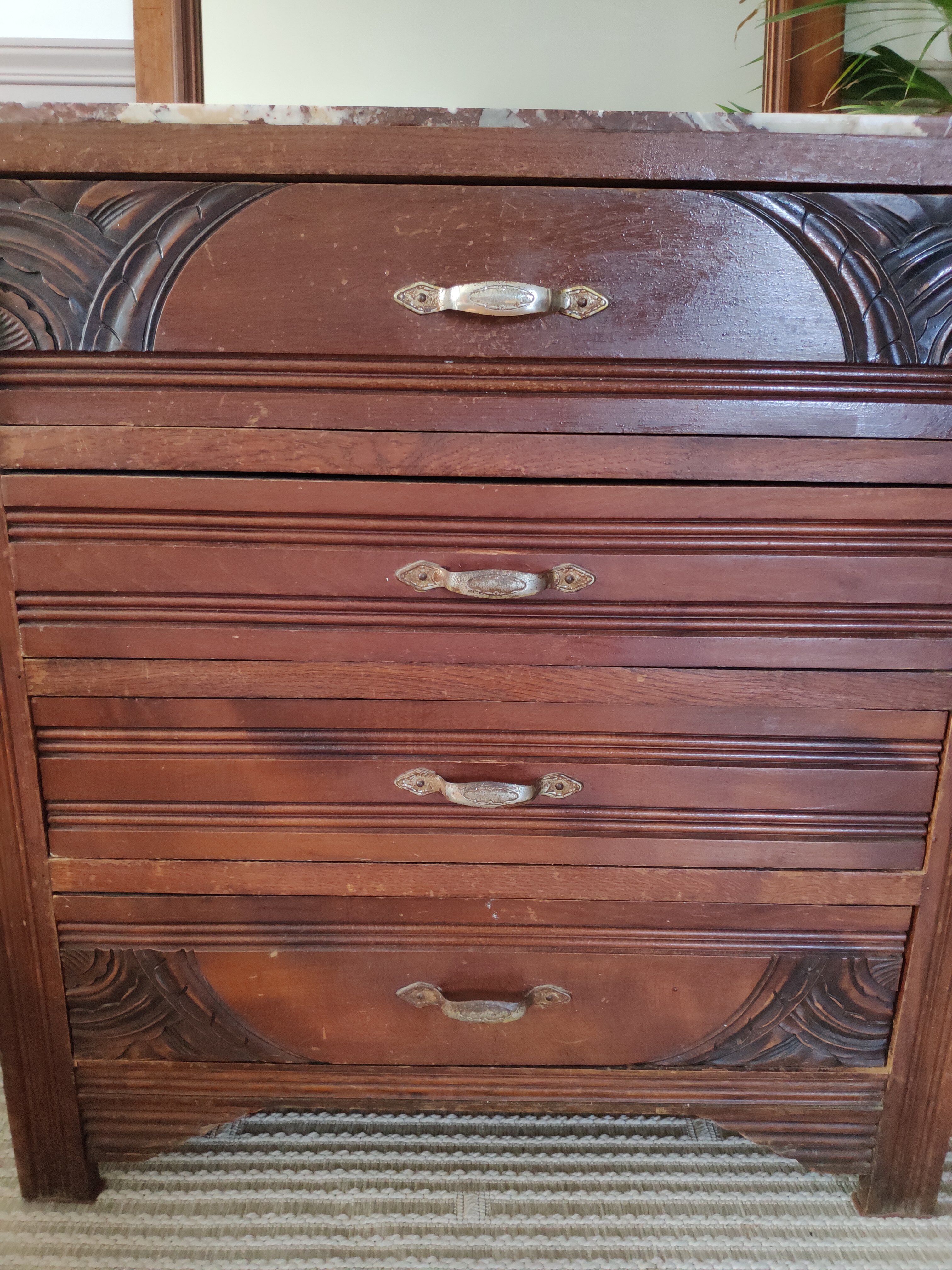 Art deco chest of drawers