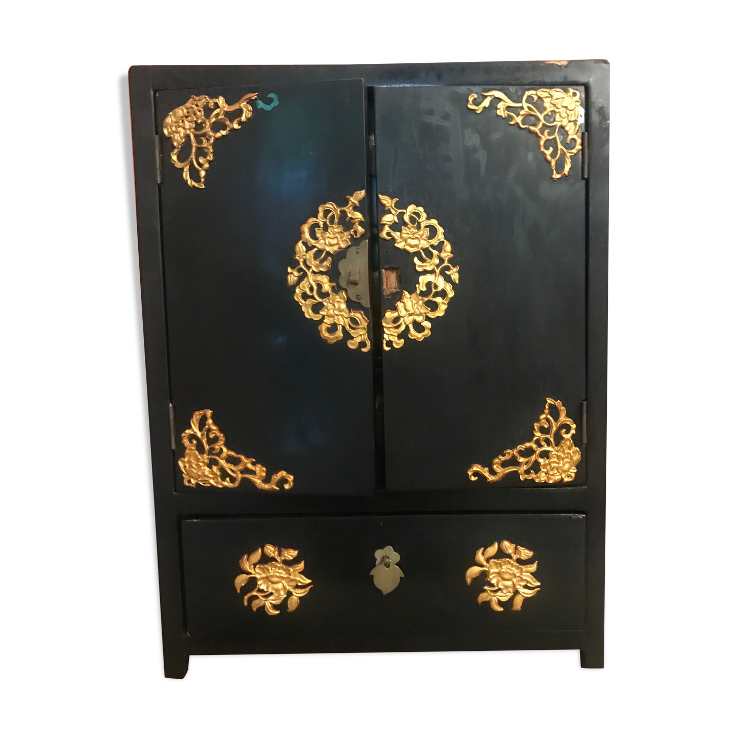 Jewelry box in black lasca