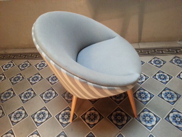 Fauteuil egg cup années 50