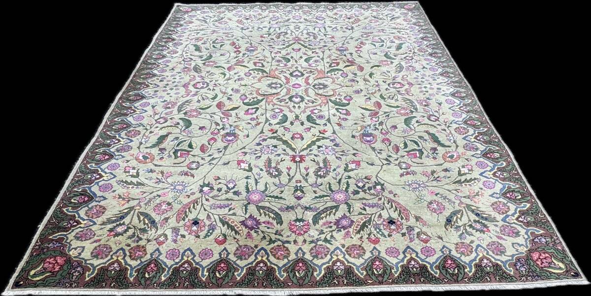Kirman pistachio Persian rug 298x208 cm
