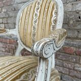 Fauteuil français de style Louis XVI avec revêtement