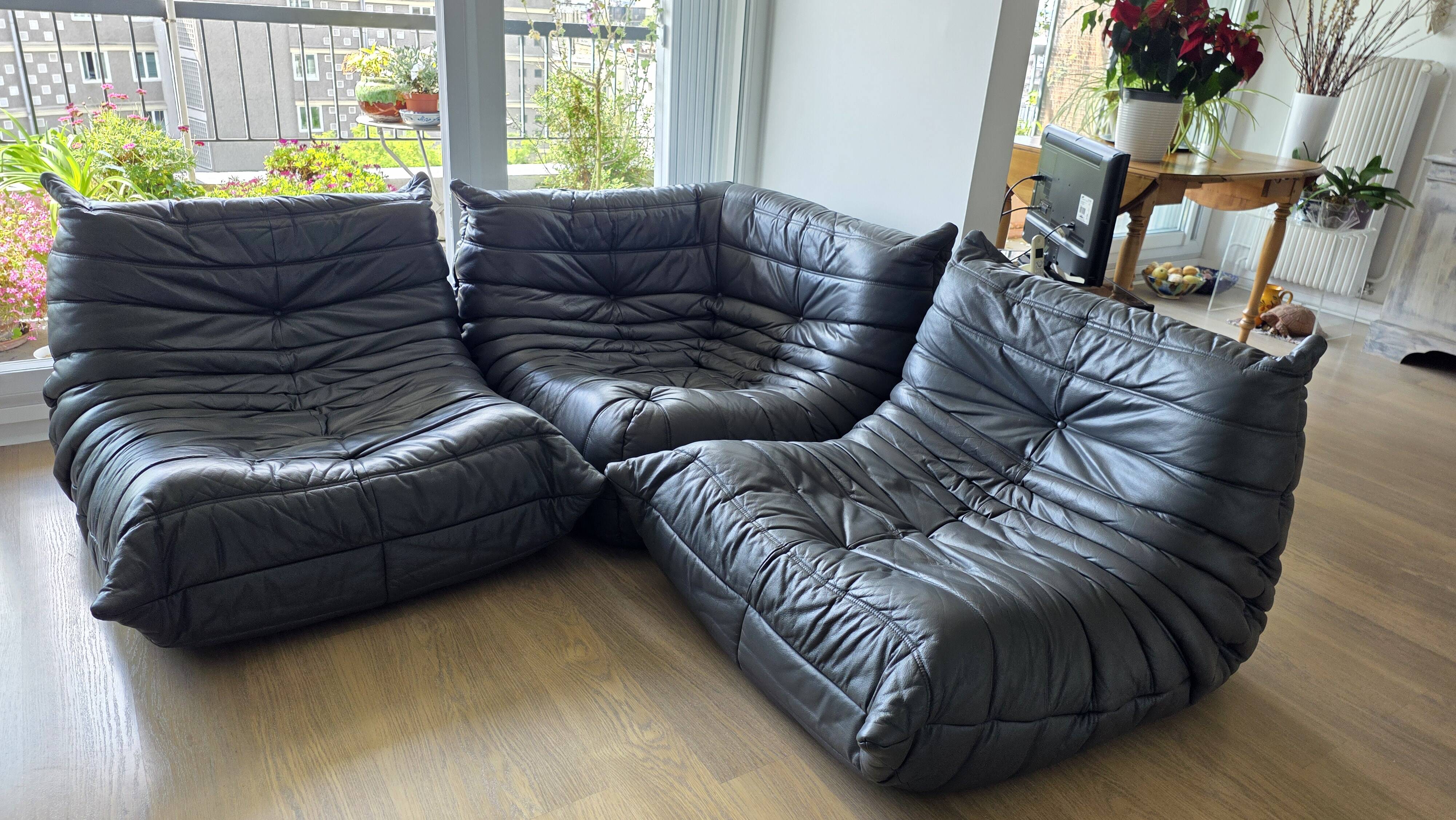 Vintage original Togo leather set – Ligne Roset with tags
