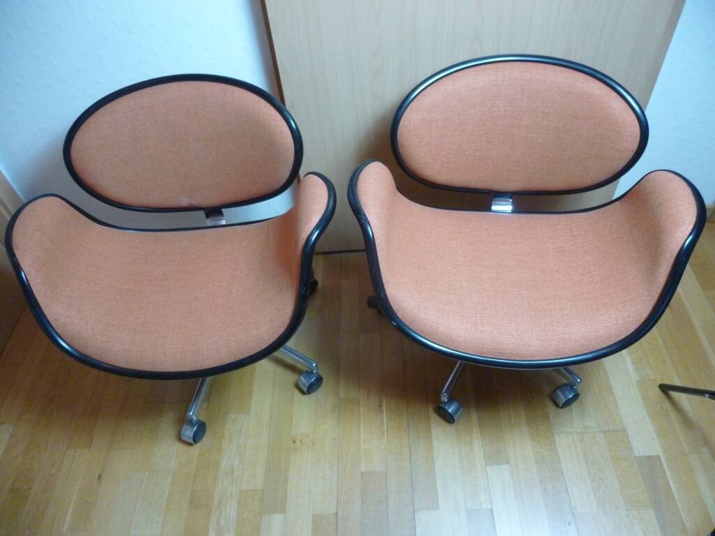 Pair of tulip swivel armchairs by Pierre Paulin for Artifort